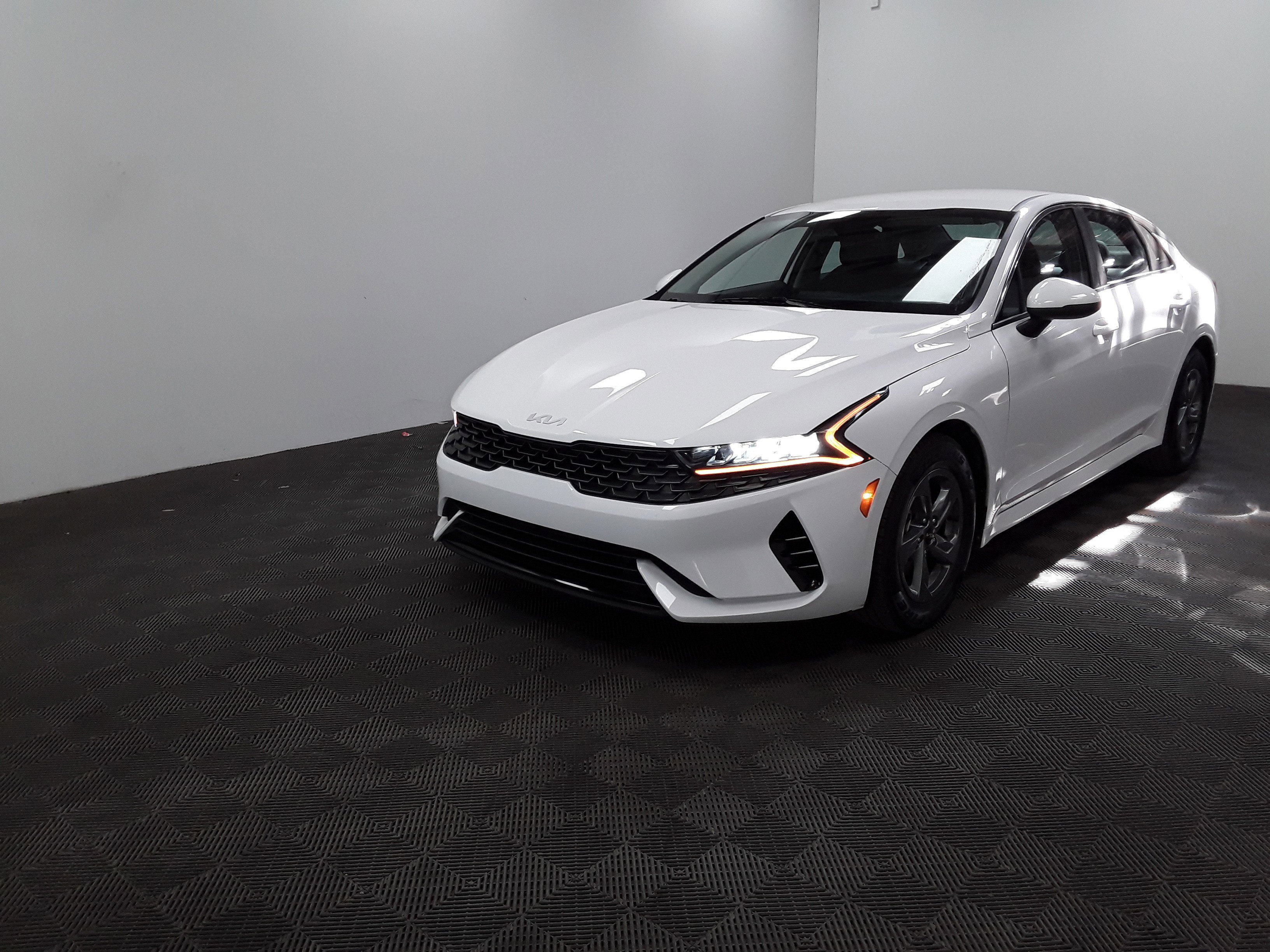 Image 3 of Used 2023 Kia K5 LXS Auto FWD