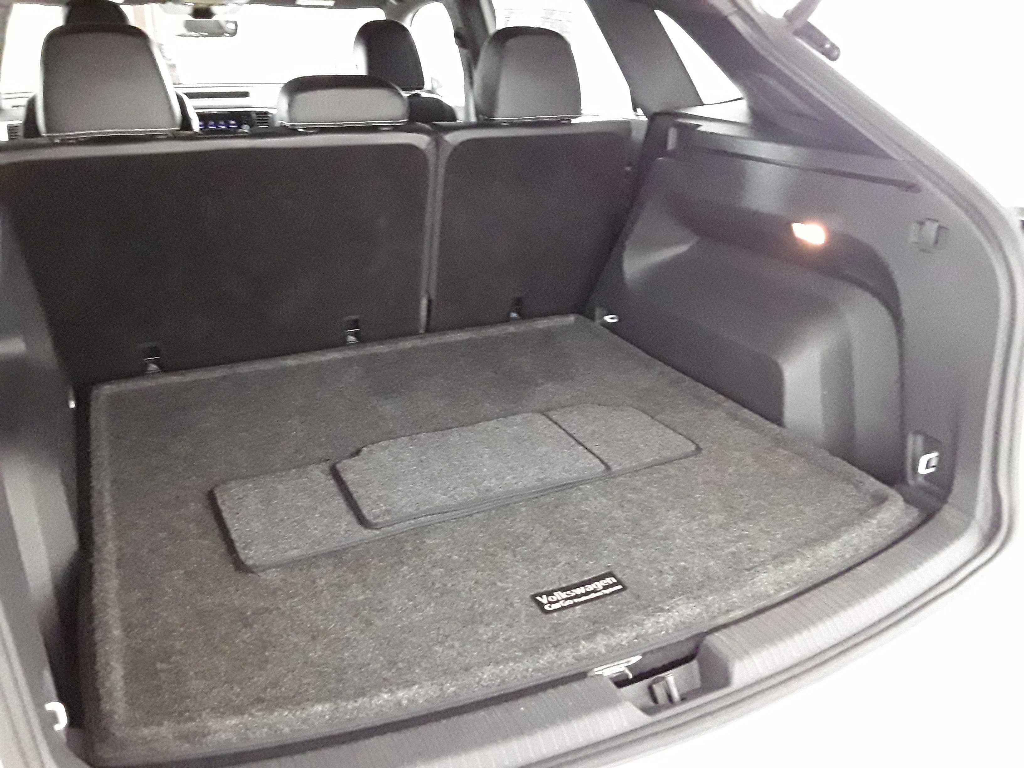 Image 10 of Used 2022 Volkswagen Atlas Cross Sport 3.6L V6 SEL Premium R-Line 4MOTION