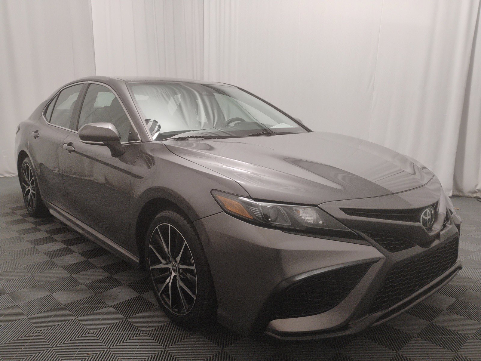 2023 Toyota Camry SE Auto