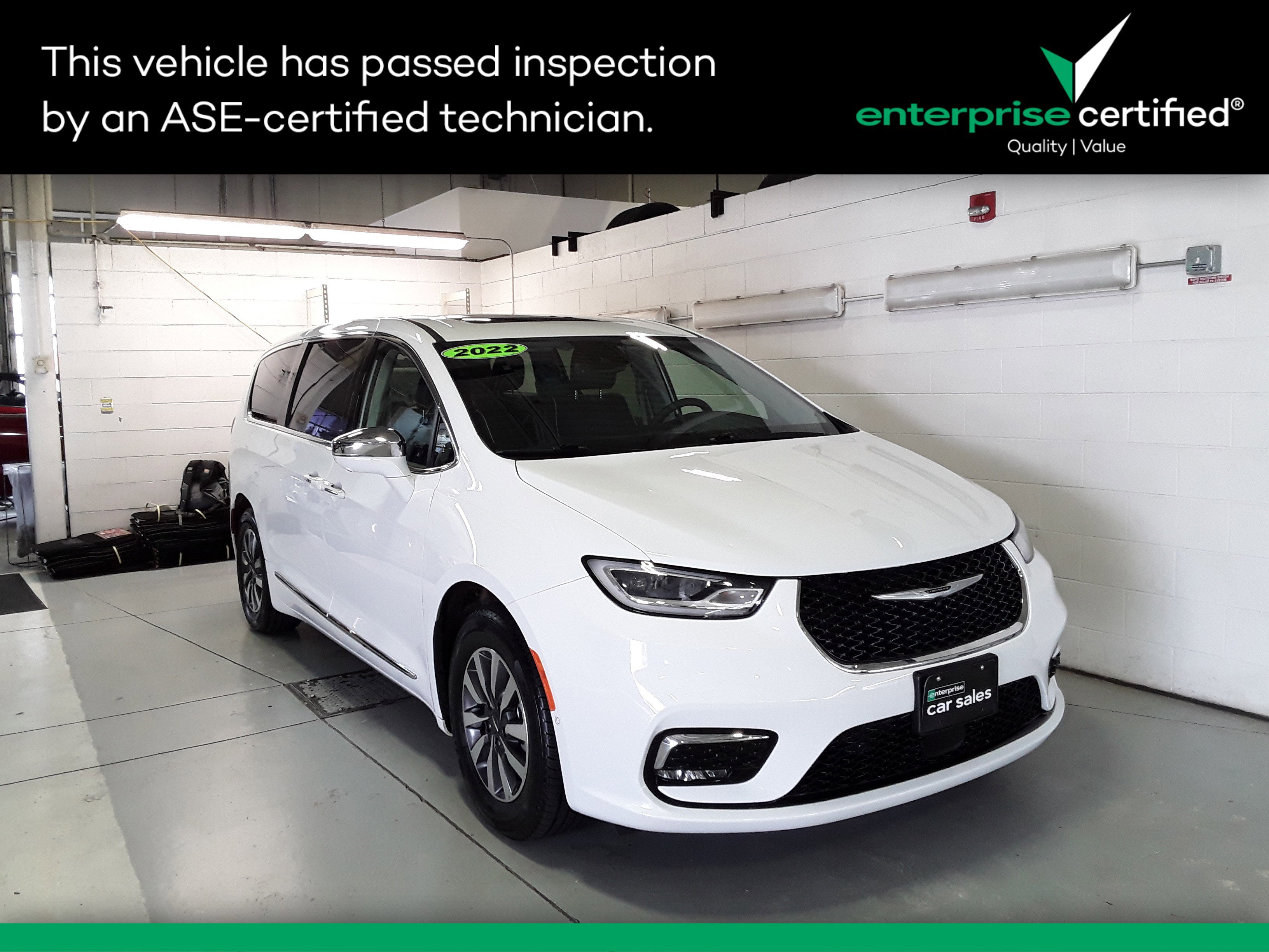 Used 2022 Chrysler Pacifica Hybrid Limited FWD