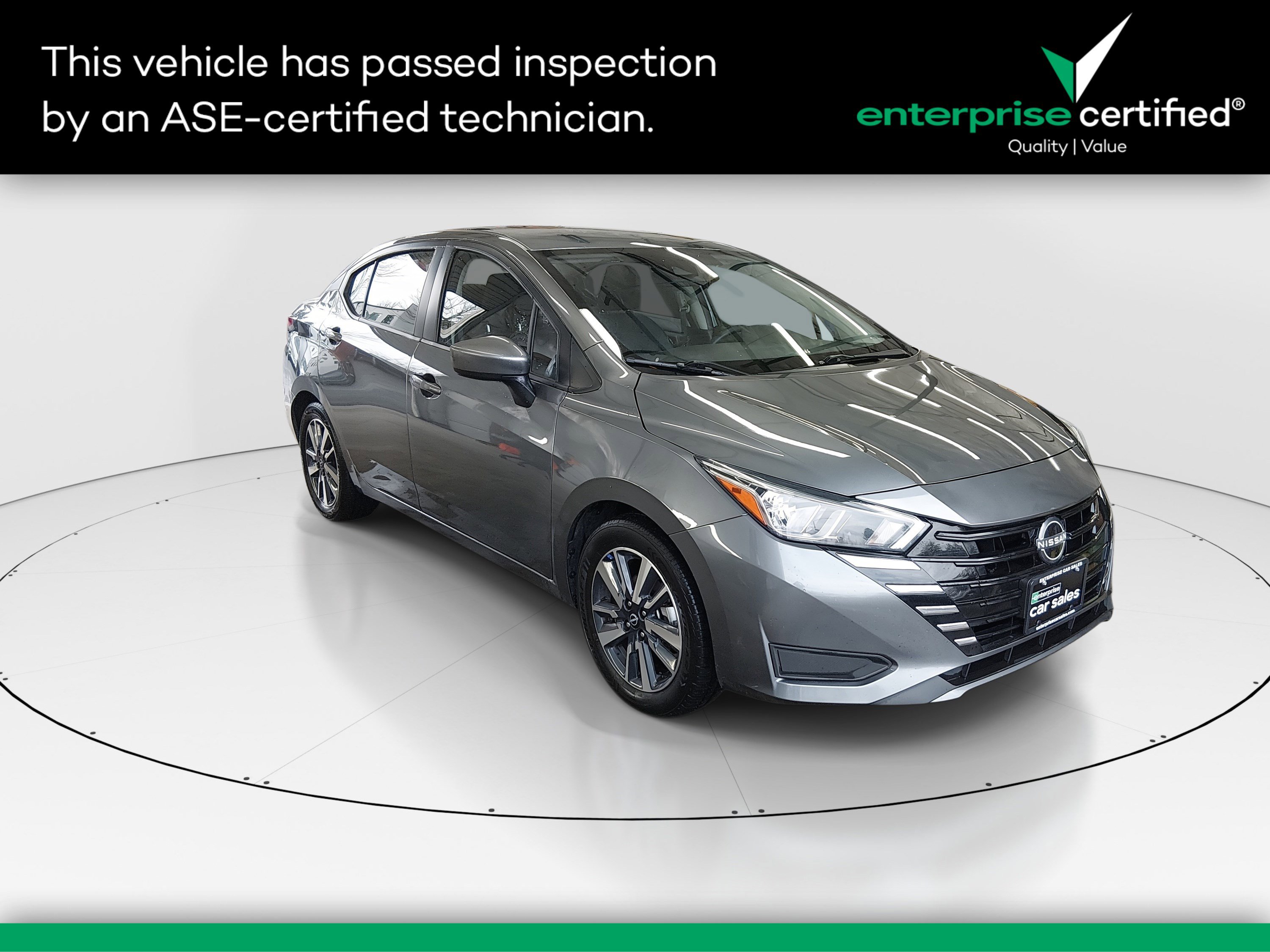 2023 Nissan Versa Sedan SV's photo