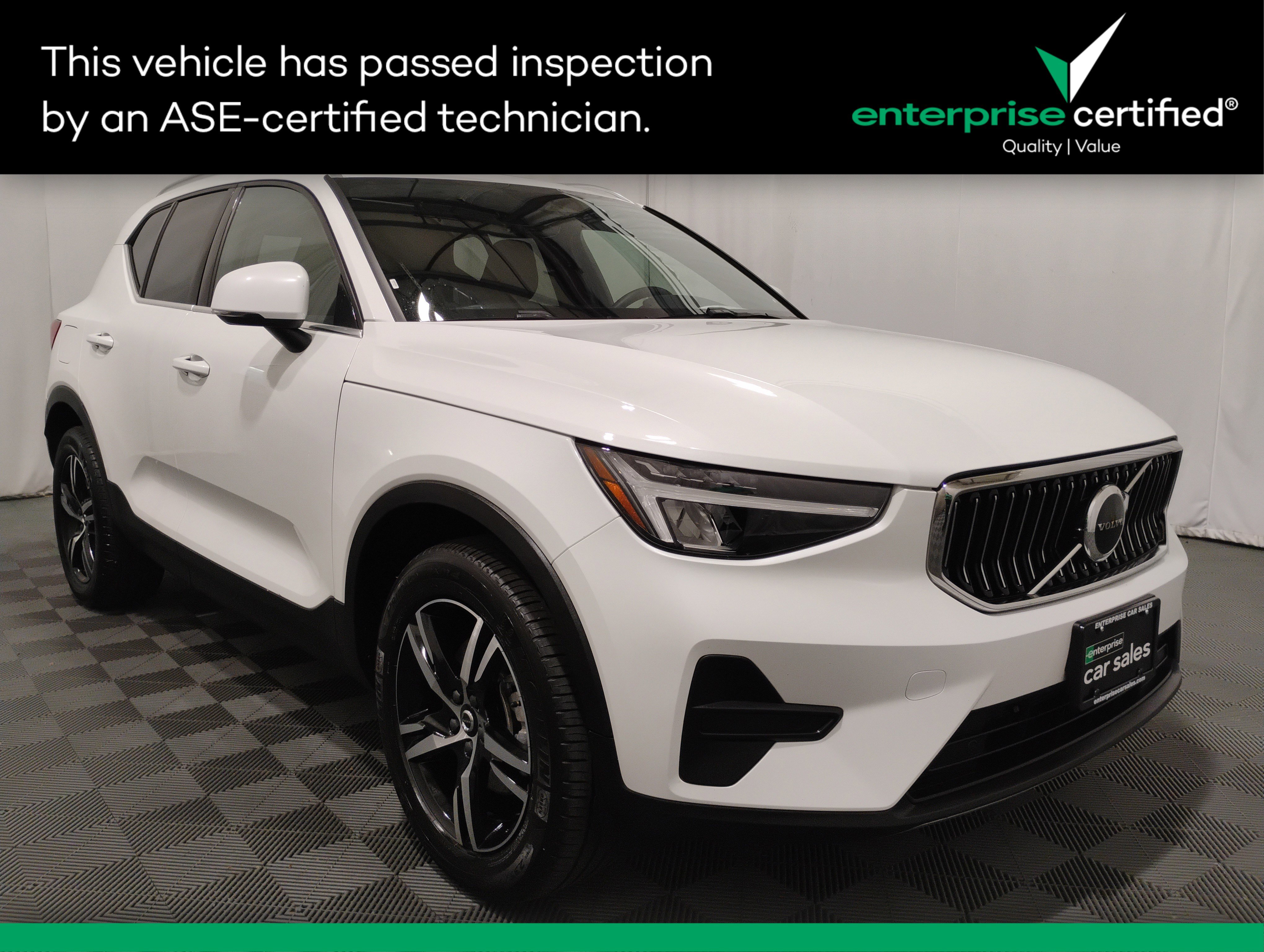 2024 Volvo XC40 Core Bright Theme B5 AWD