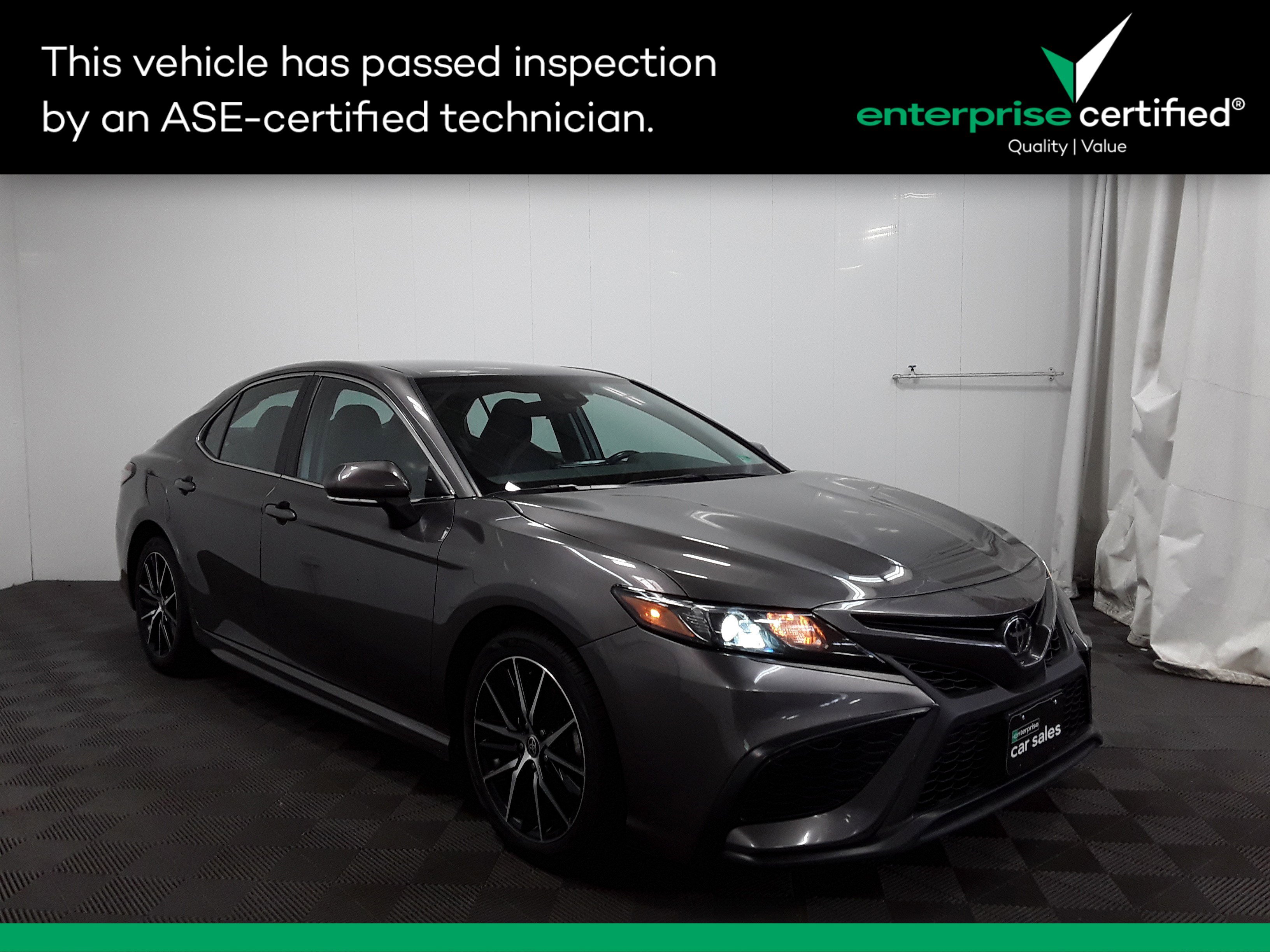 2023 Toyota Camry SE Auto
