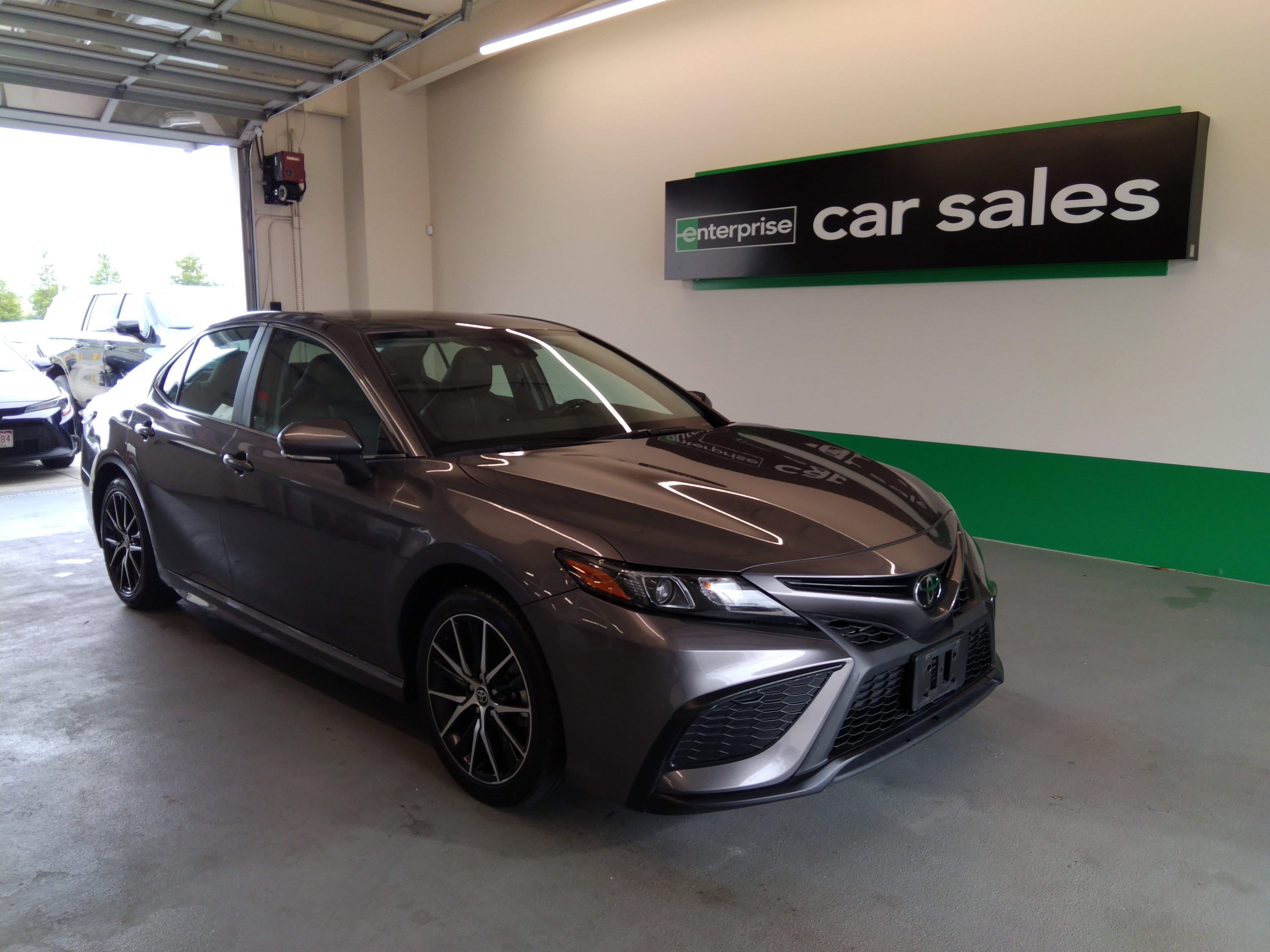 2023 Toyota Camry SE Auto