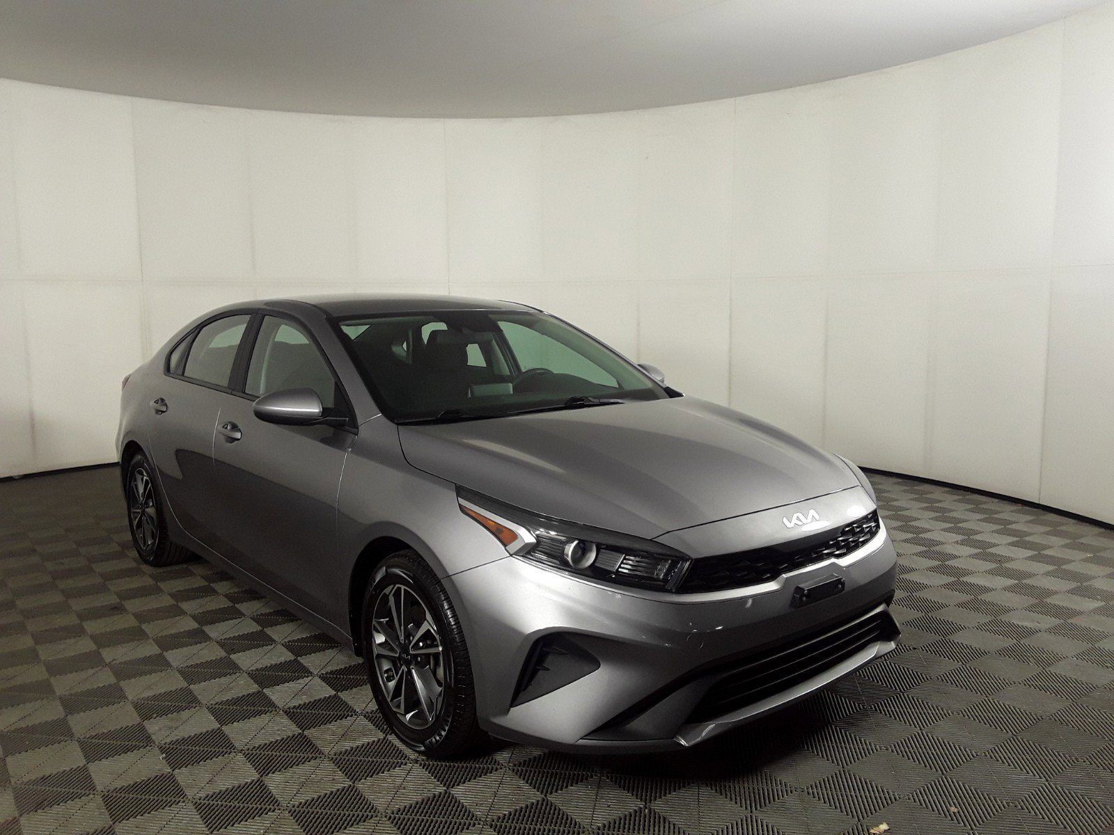 2023 Kia Forte LXS IVT