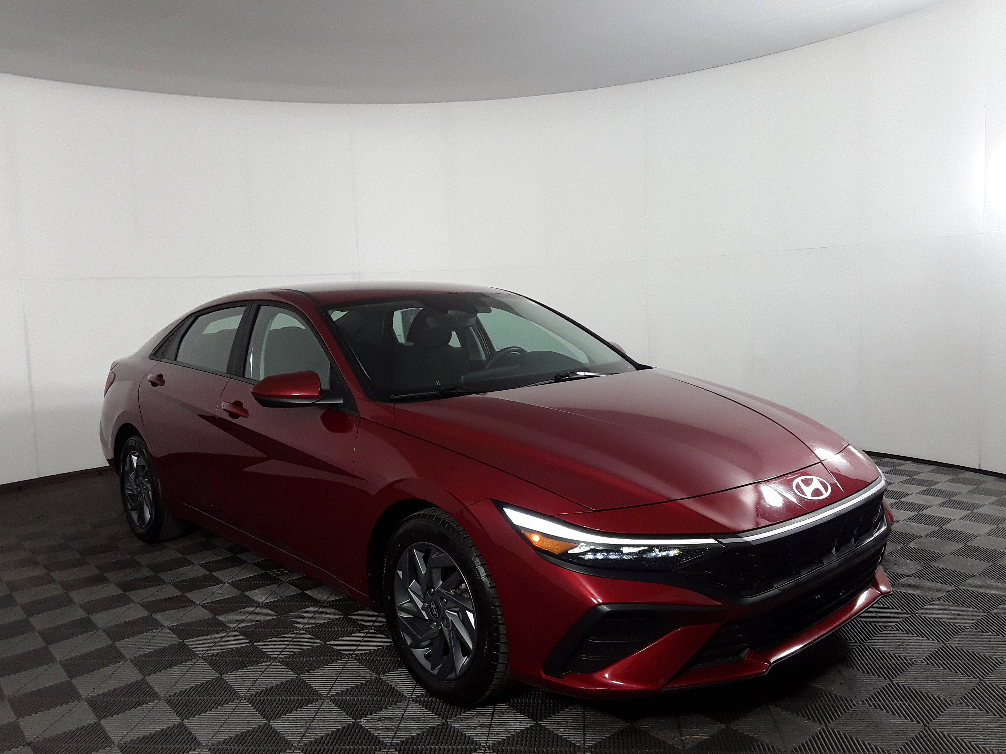 2024 Hyundai Elantra SEL IVT