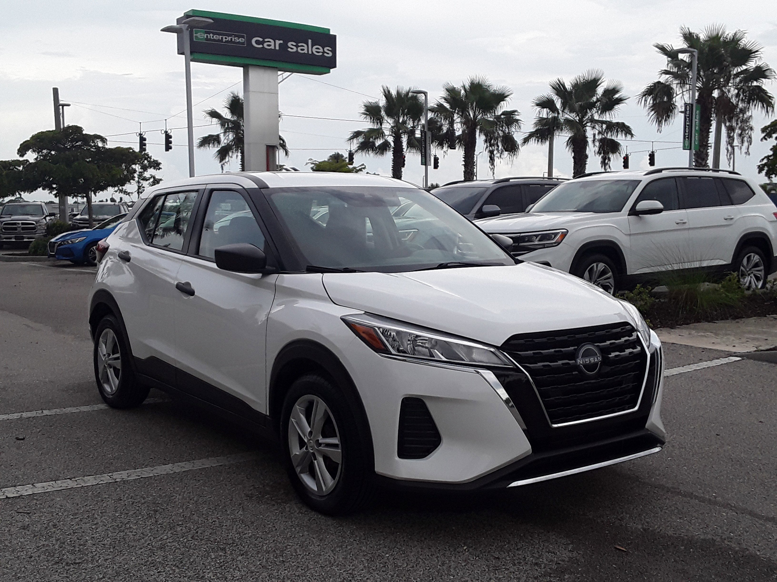 Used 2023 Nissan Kicks S FWD