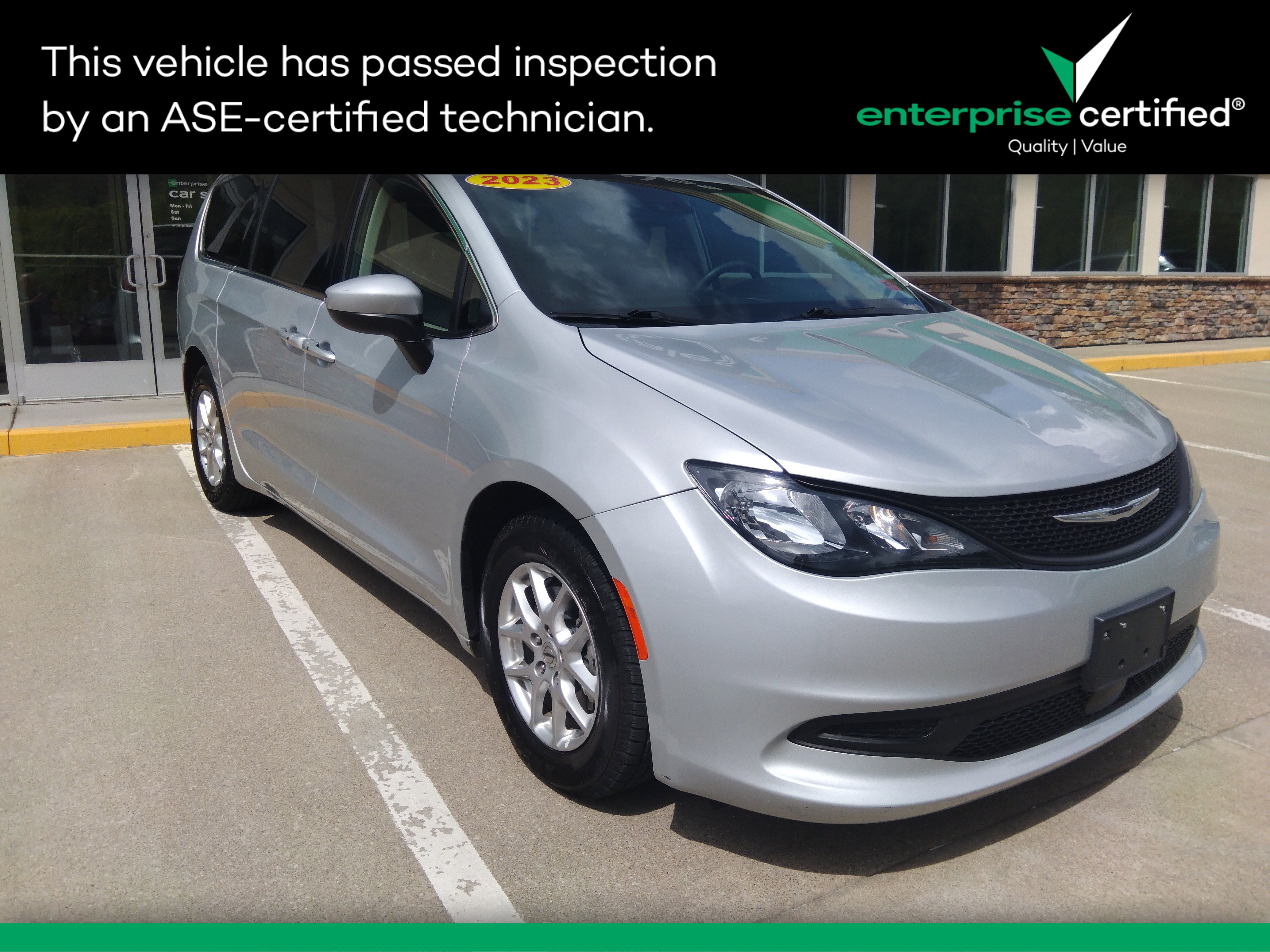 2023 Chrysler Voyager LX FWD