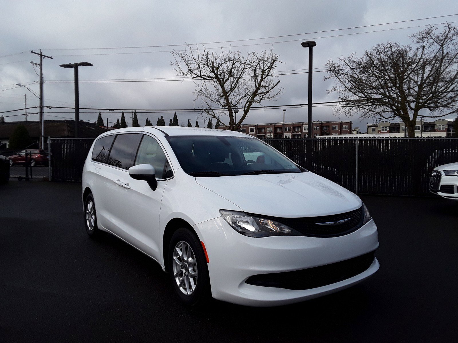 2022 Chrysler Voyager LX FWD