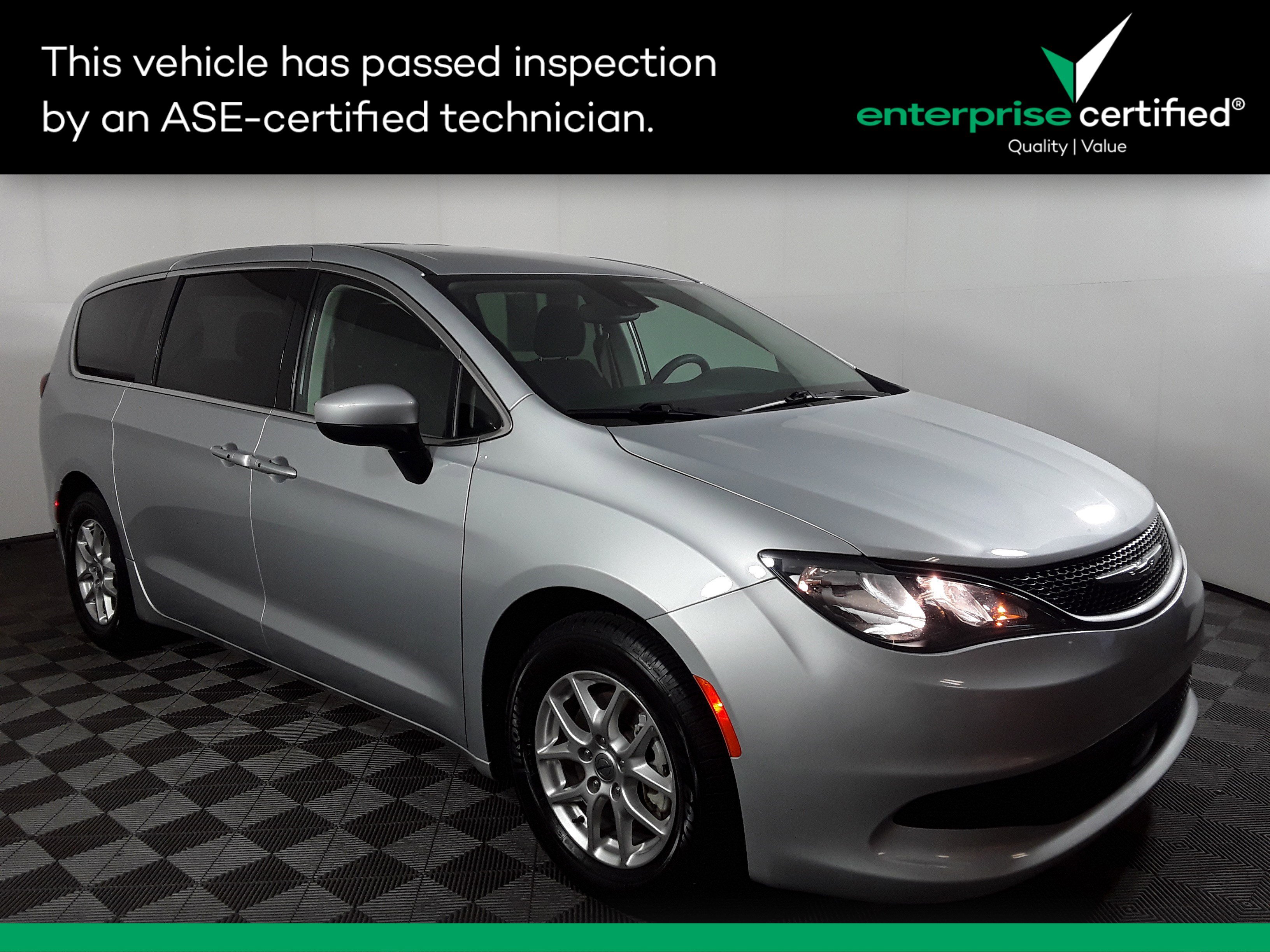 Used 2023 Chrysler Voyager LX FWD's photo