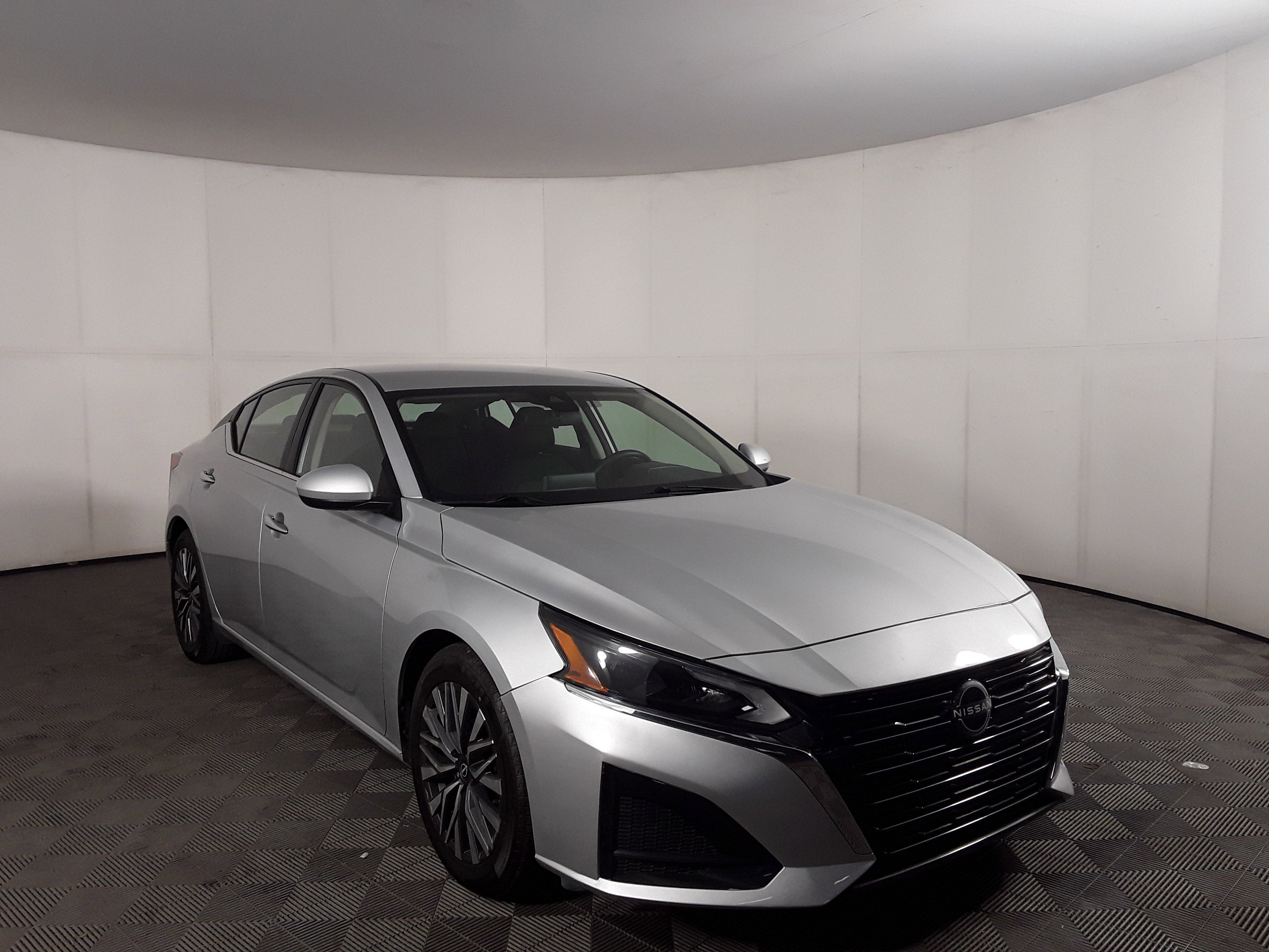 2023 Nissan Altima 2.5 SV Sedan