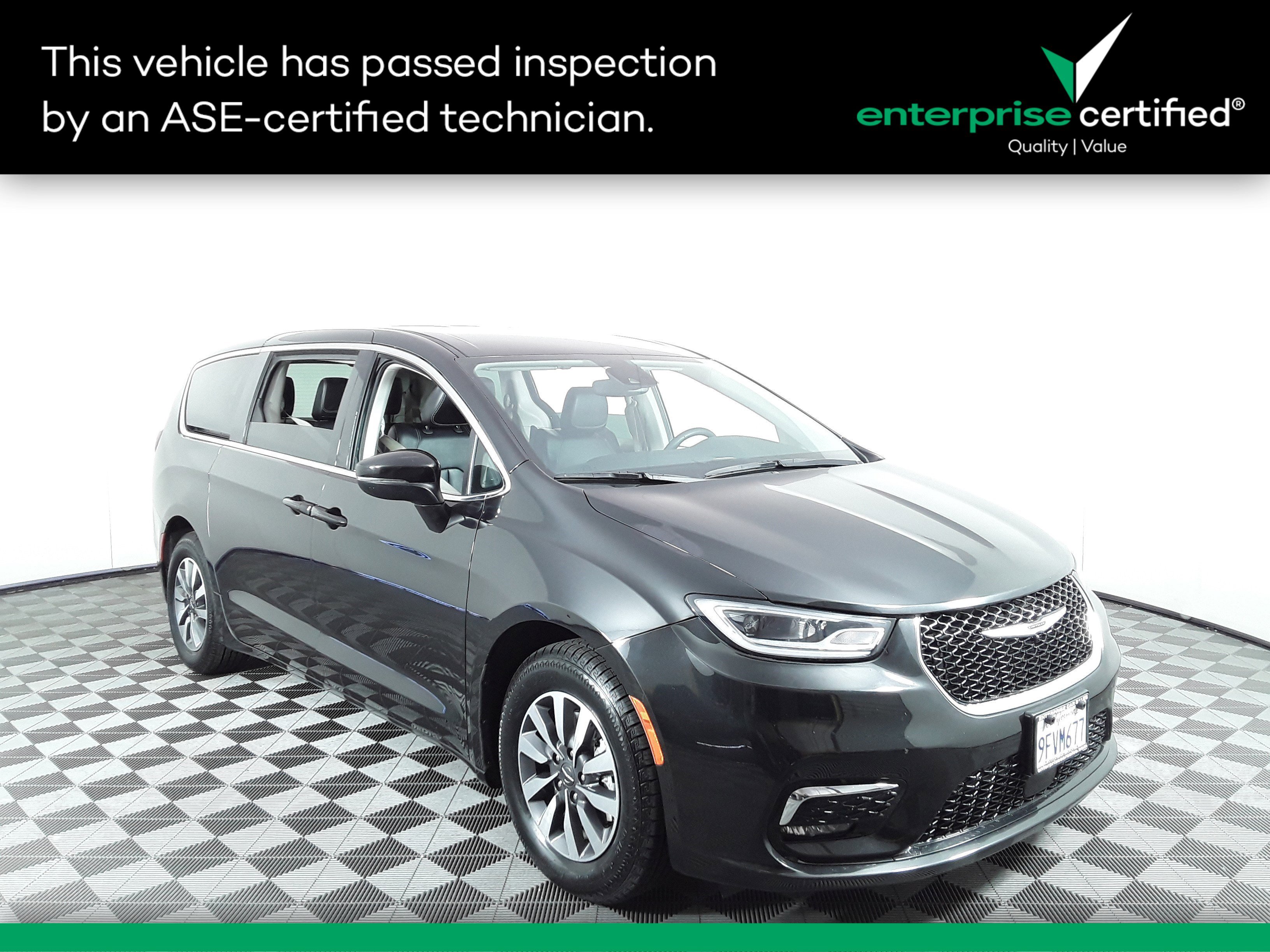 2023 Chrysler Pacifica Hybrid Touring L FWD