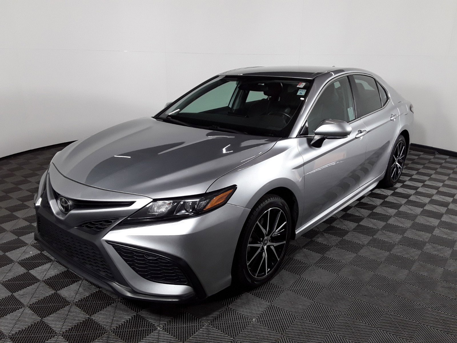 2023 Toyota Camry SE Auto