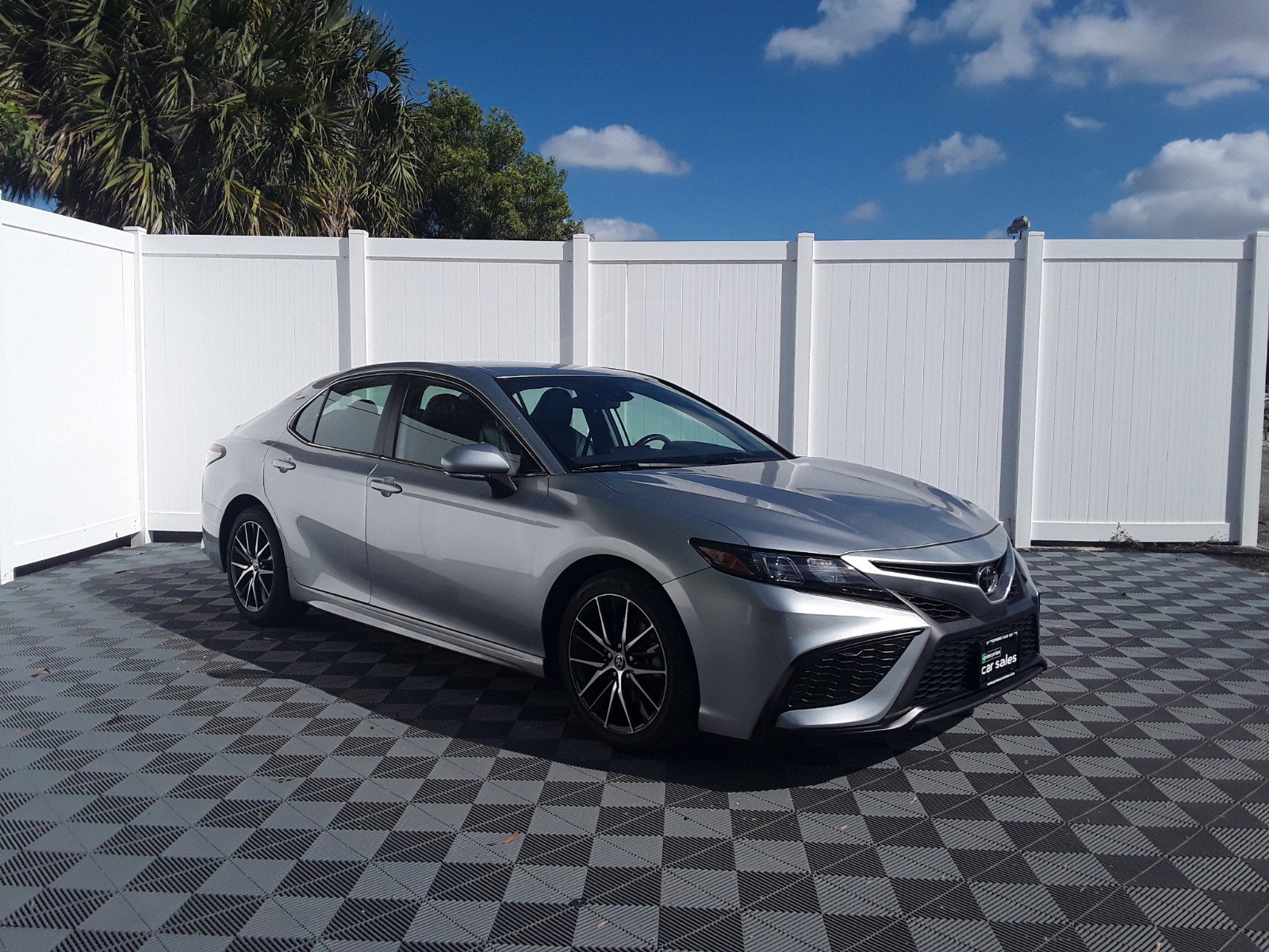 2022 Toyota Camry SE Auto