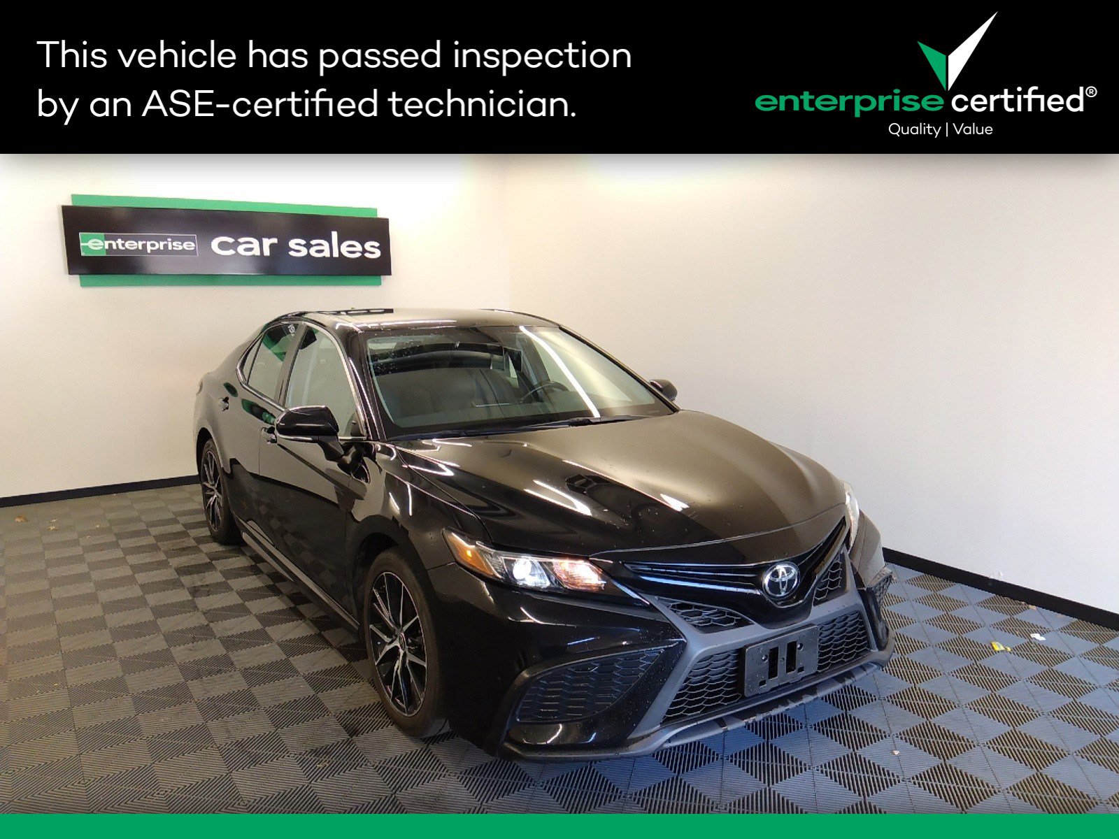 Used 2022 Toyota Camry SE Auto