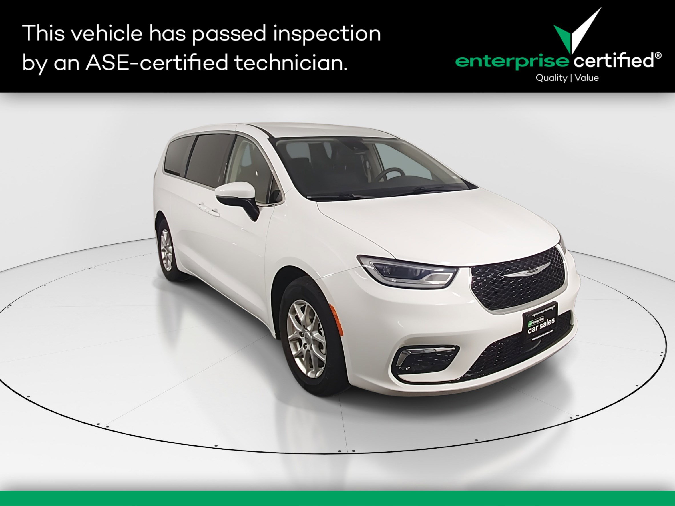 2023 Chrysler Pacifica Touring L's photo