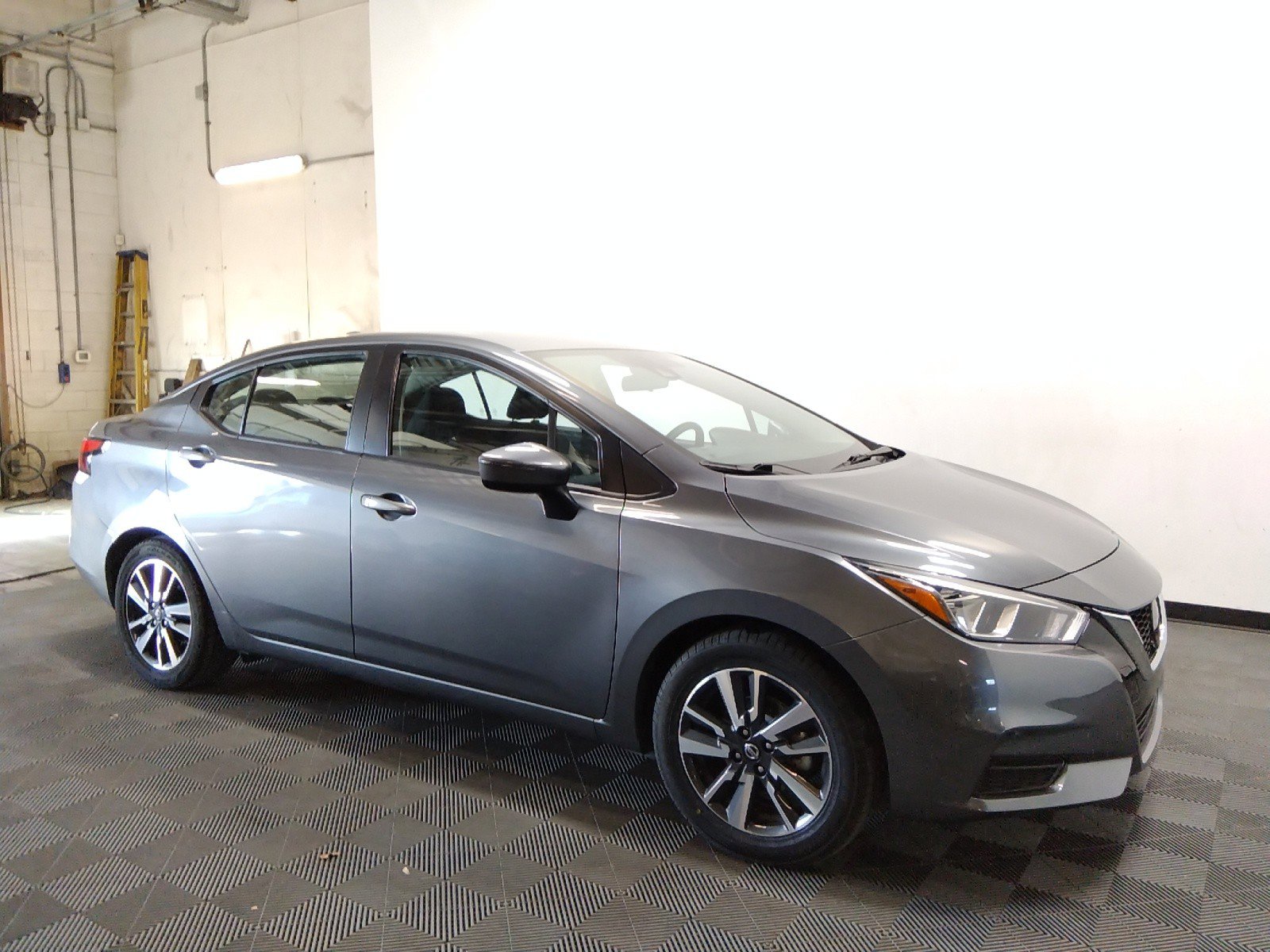 2021 Nissan Versa SV CVT