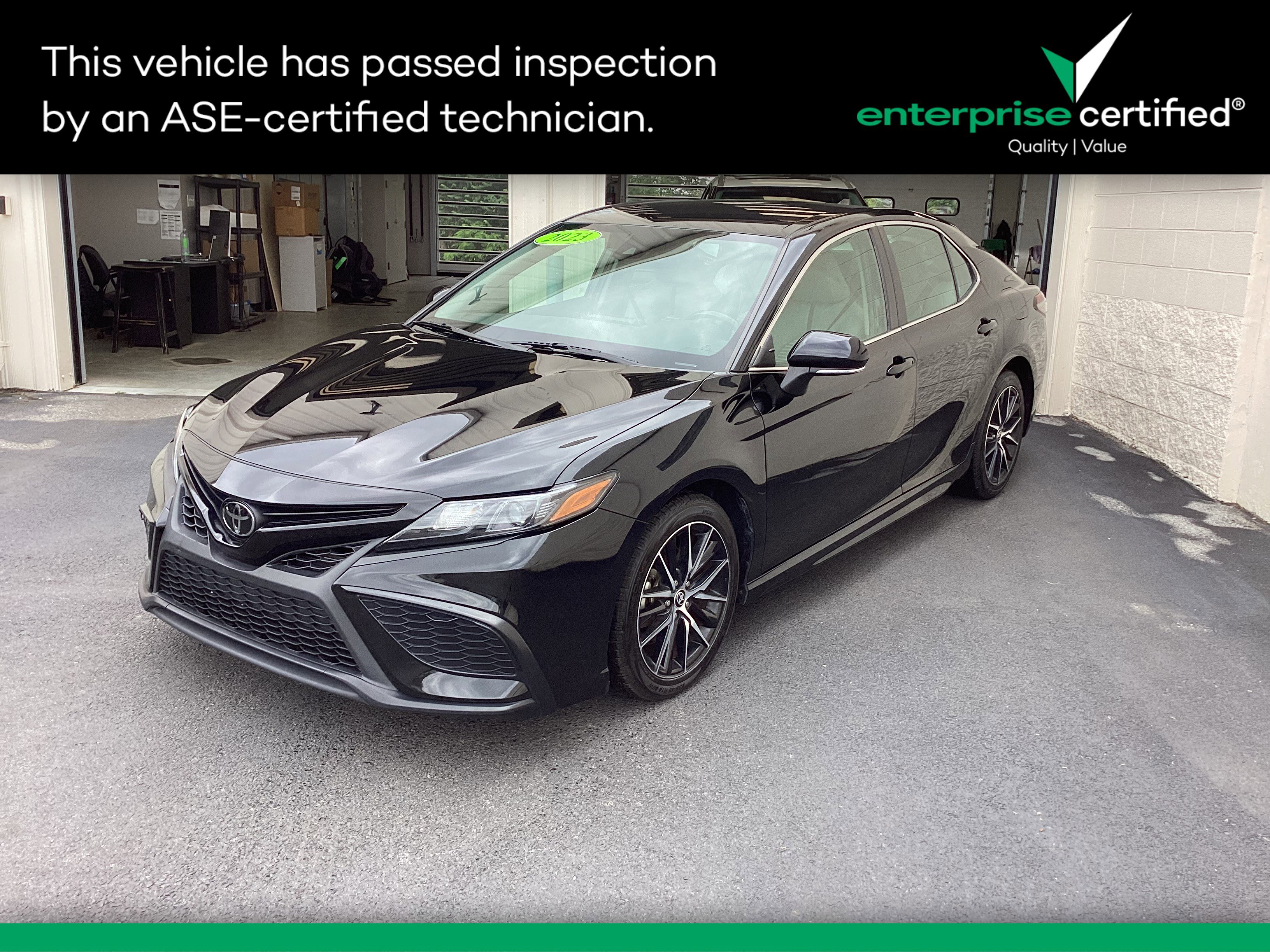 2023 Toyota Camry SE Auto