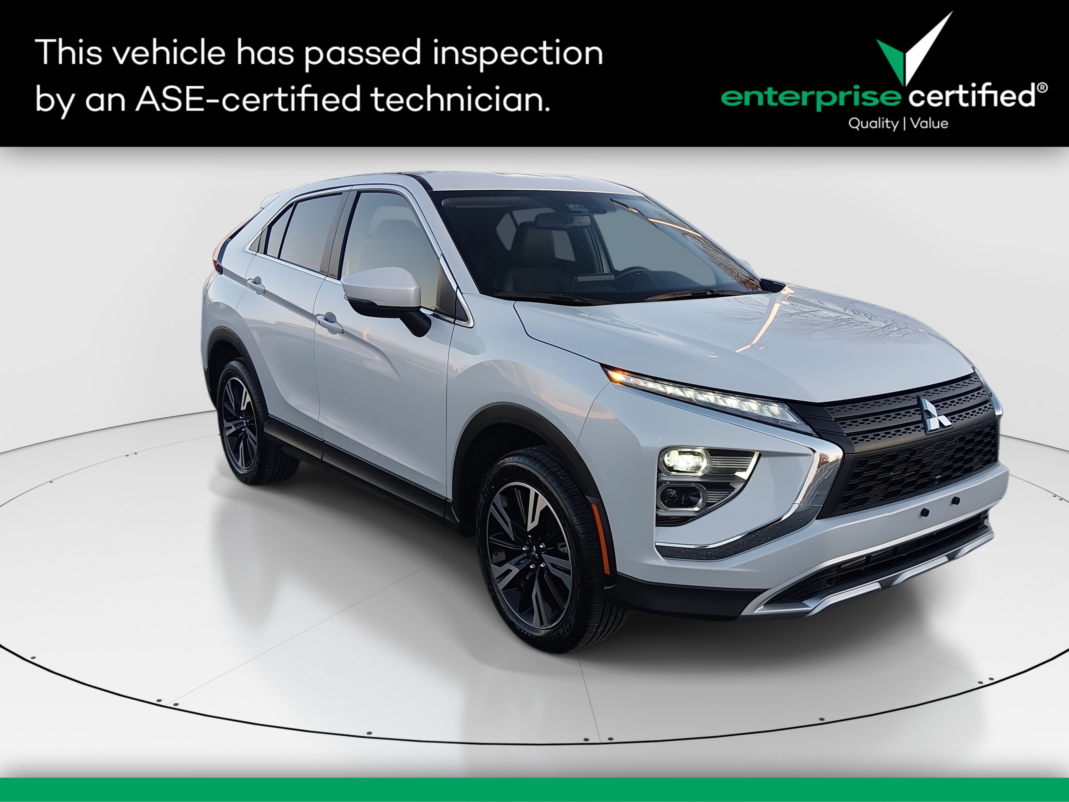 2024 Mitsubishi Eclipse Cross SE's photo