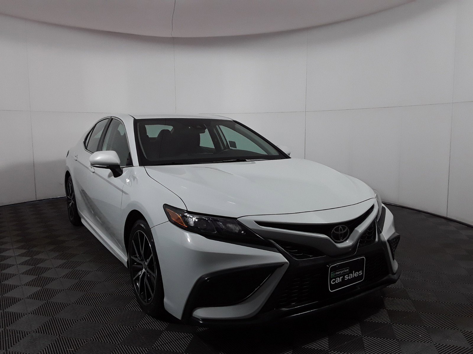 2022 Toyota Camry SE Auto