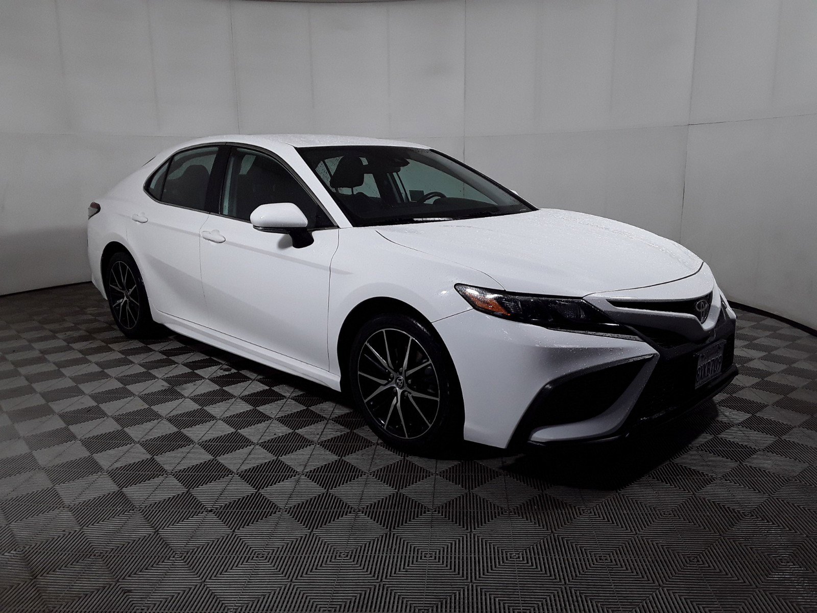 2022 Toyota Camry SE Auto