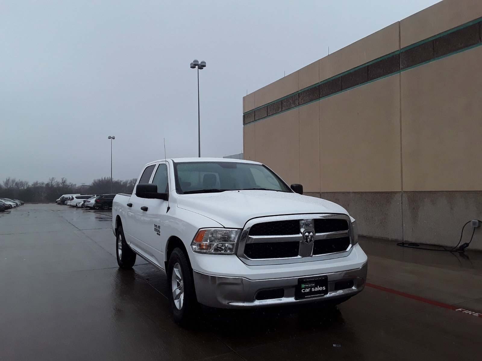 2022 Ram 1500 Classic SLT 4x2 Crew Cab 5'7