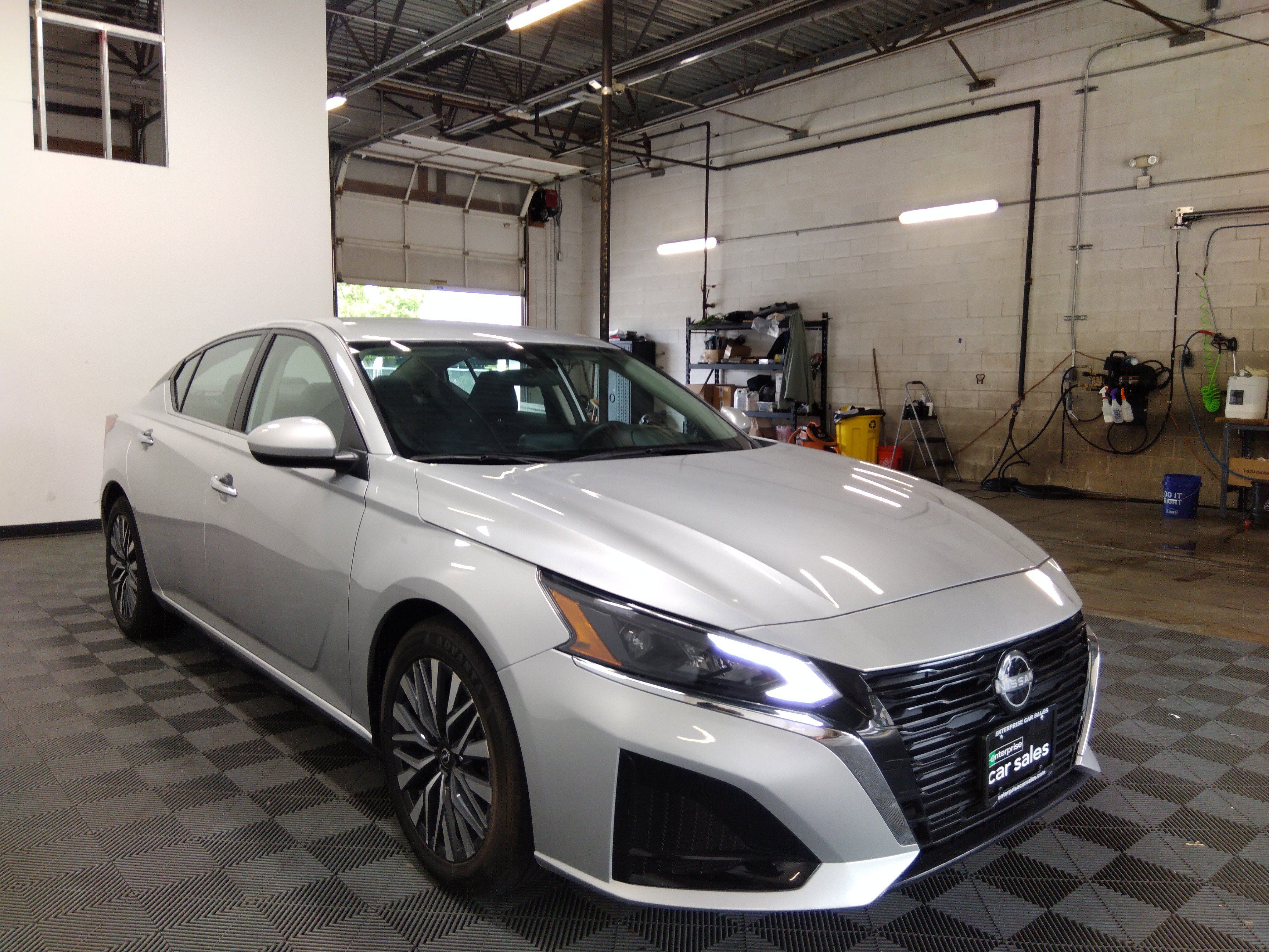 Used 2023 Nissan Altima 2.5 SV Sedan