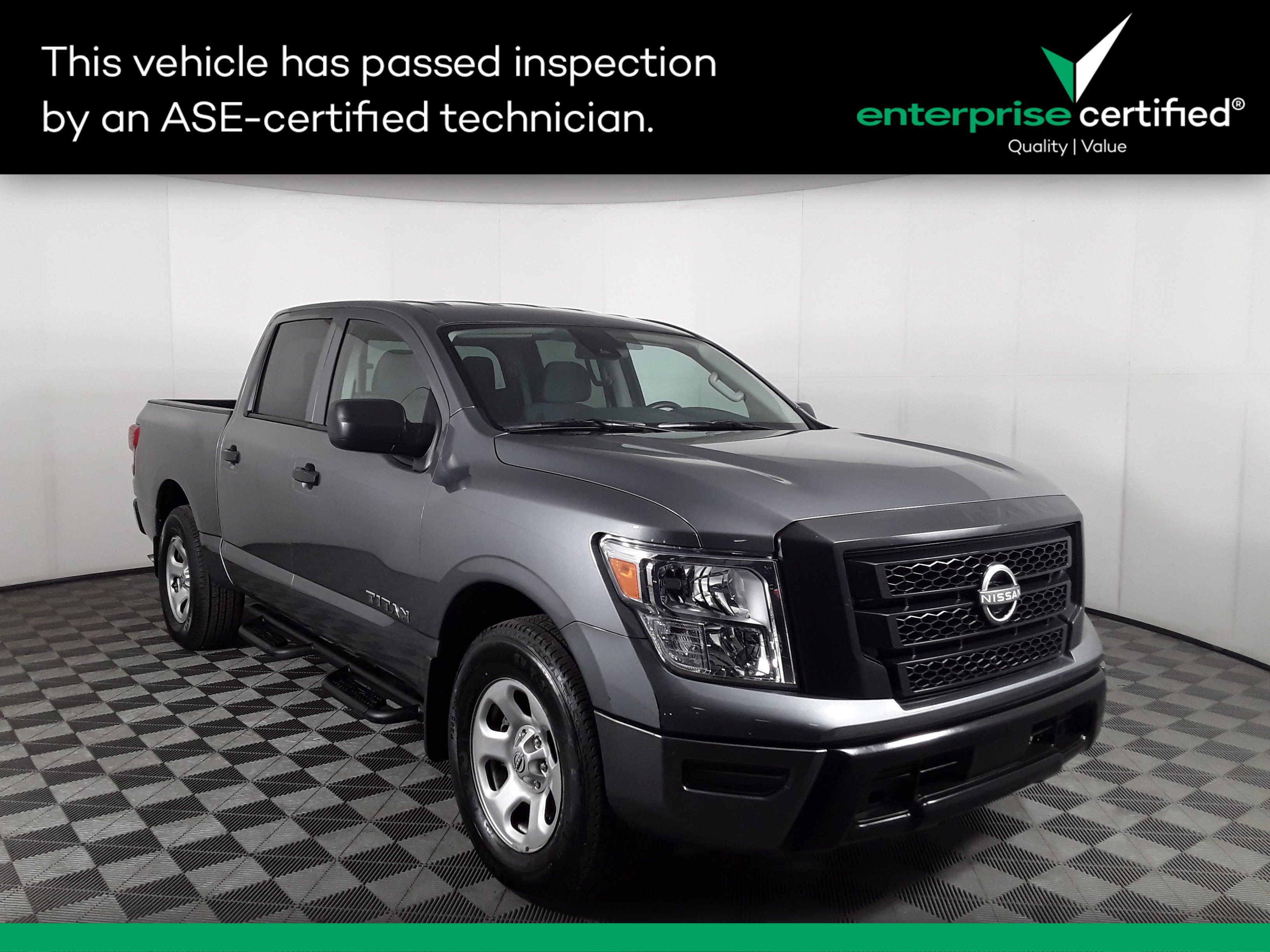 2023 Nissan Titan 4x4 Crew Cab S