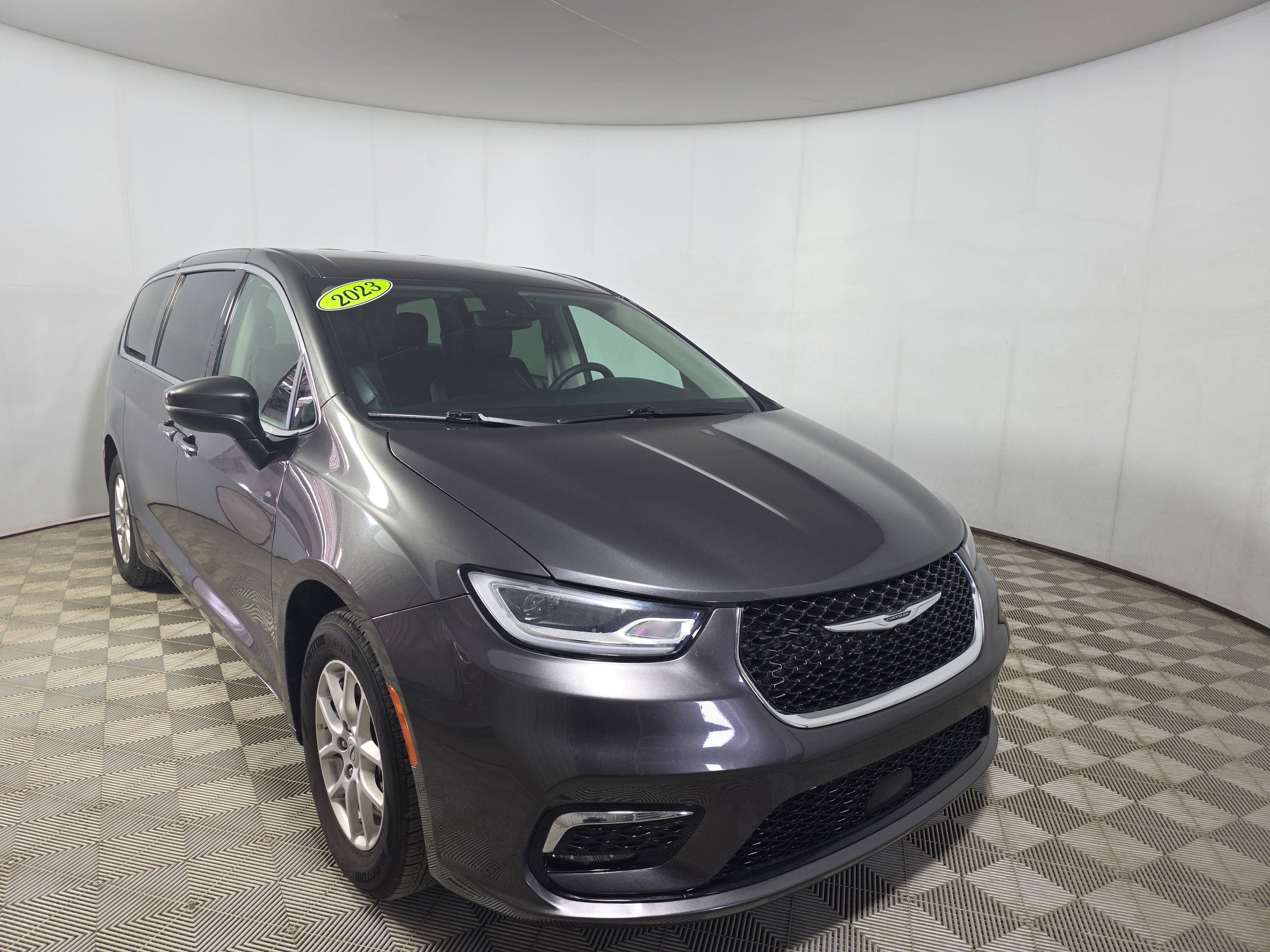 2023 Chrysler Pacifica Touring L FWD