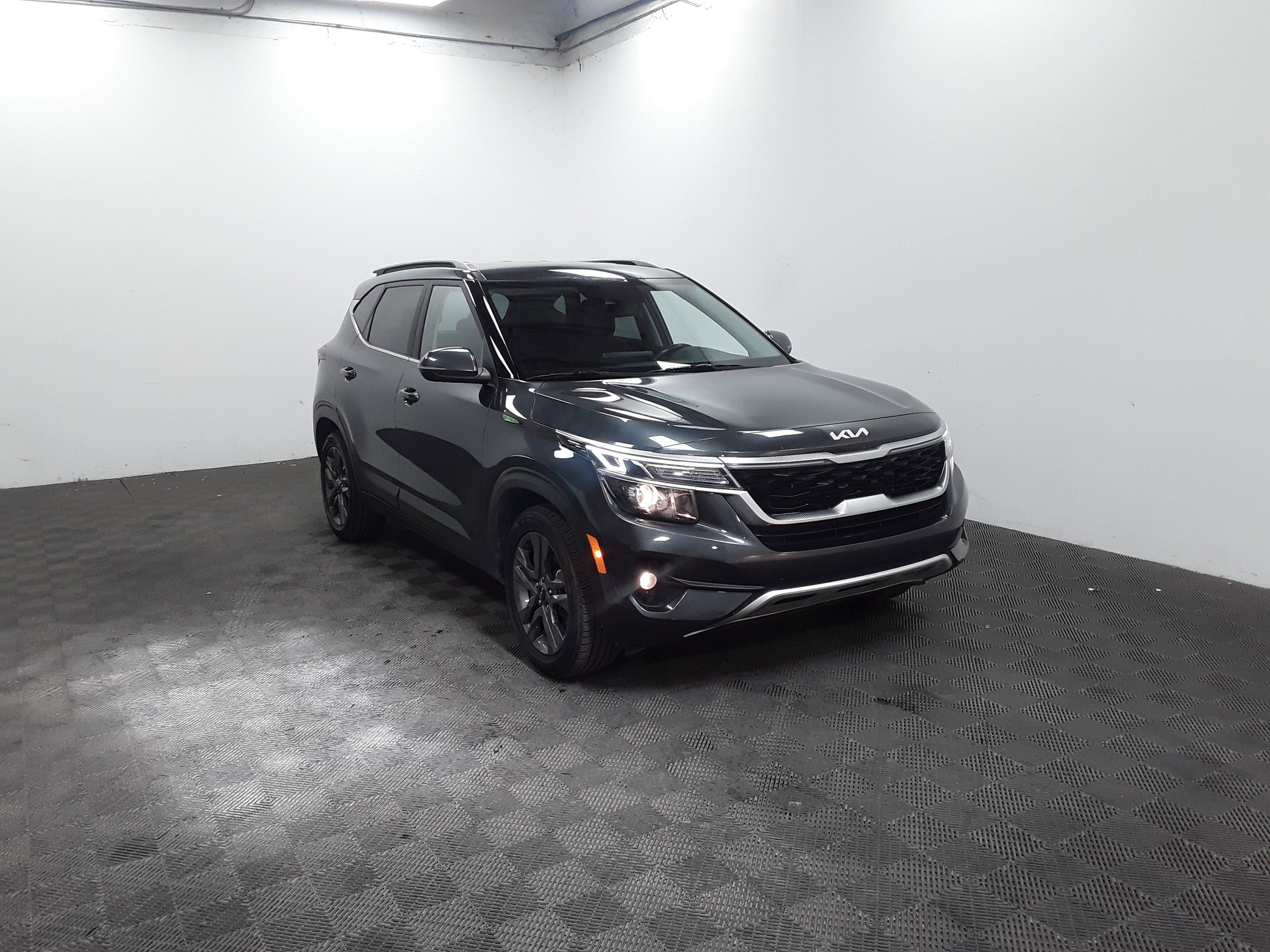 2023 Kia Seltos S IVT FWD