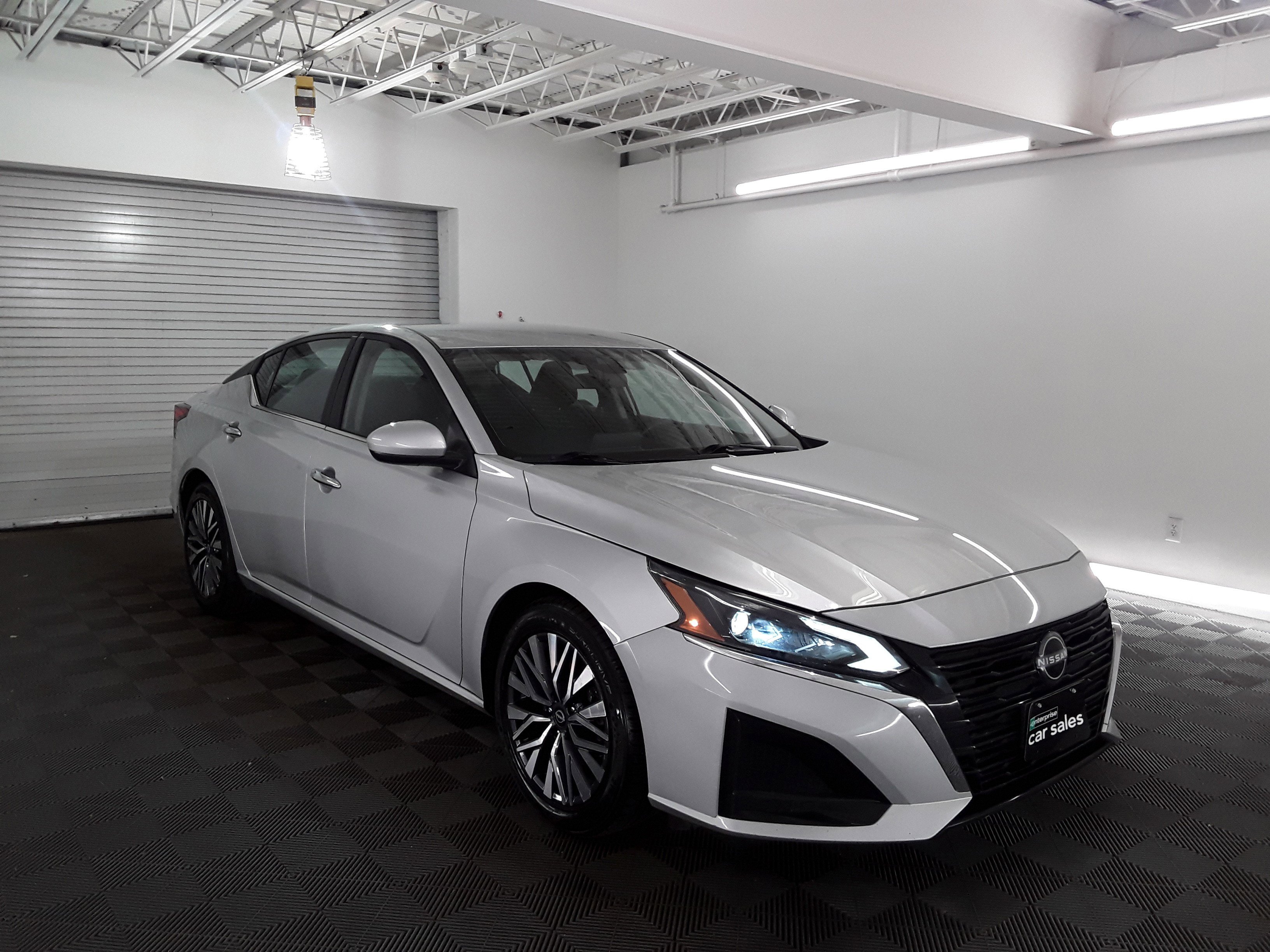 2023 Nissan Altima 2.5 SV Sedan