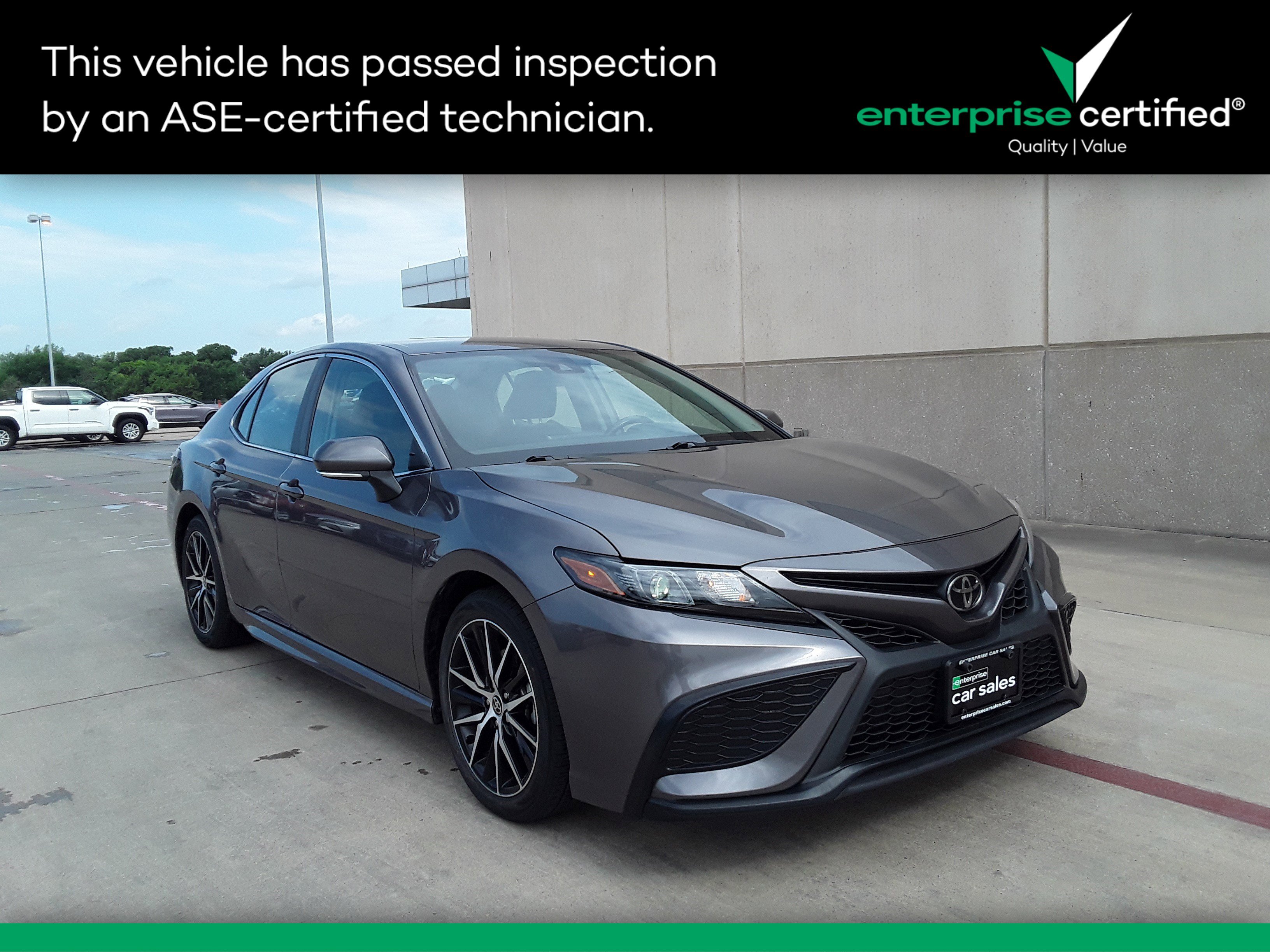 2022 Toyota Camry SE Auto