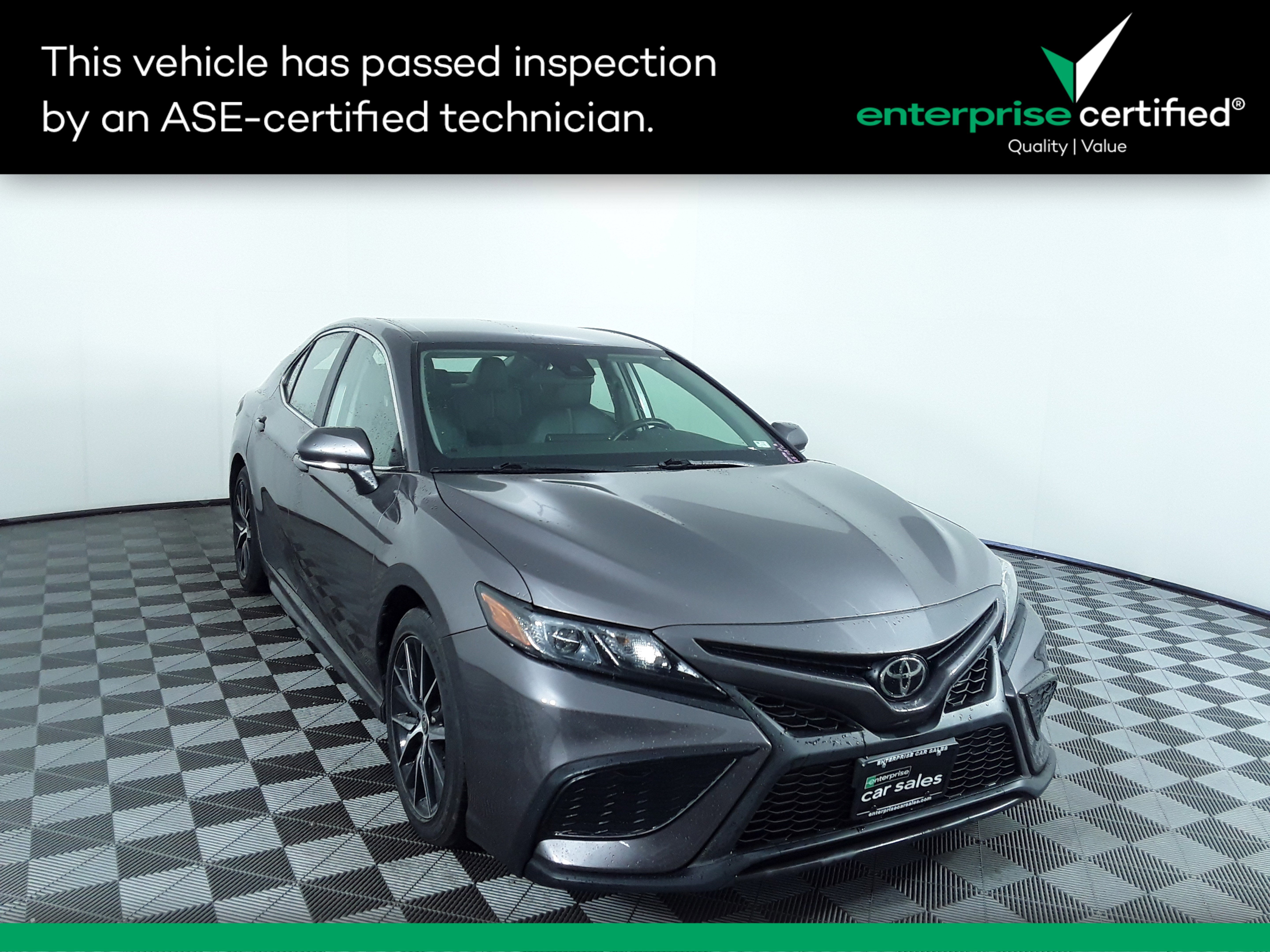 2022 Toyota Camry SE Auto