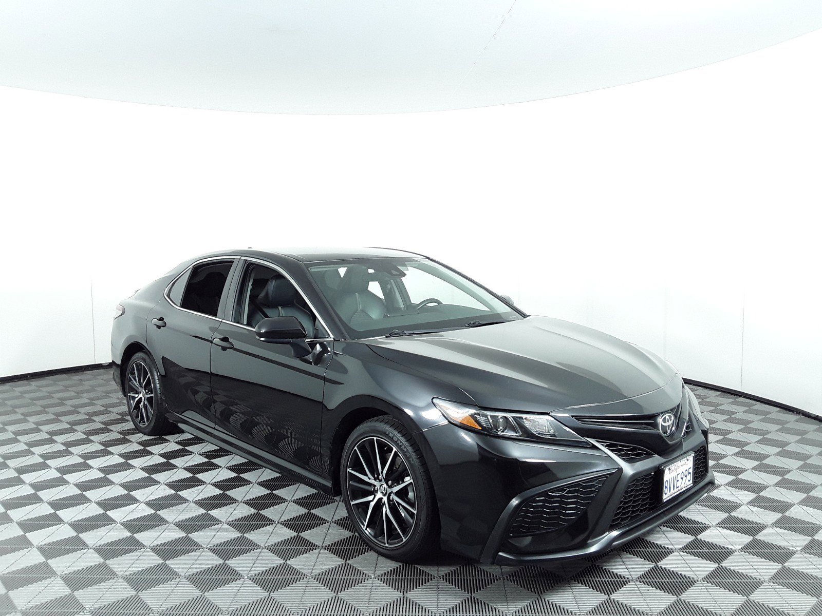 2021 Toyota Camry SE Auto