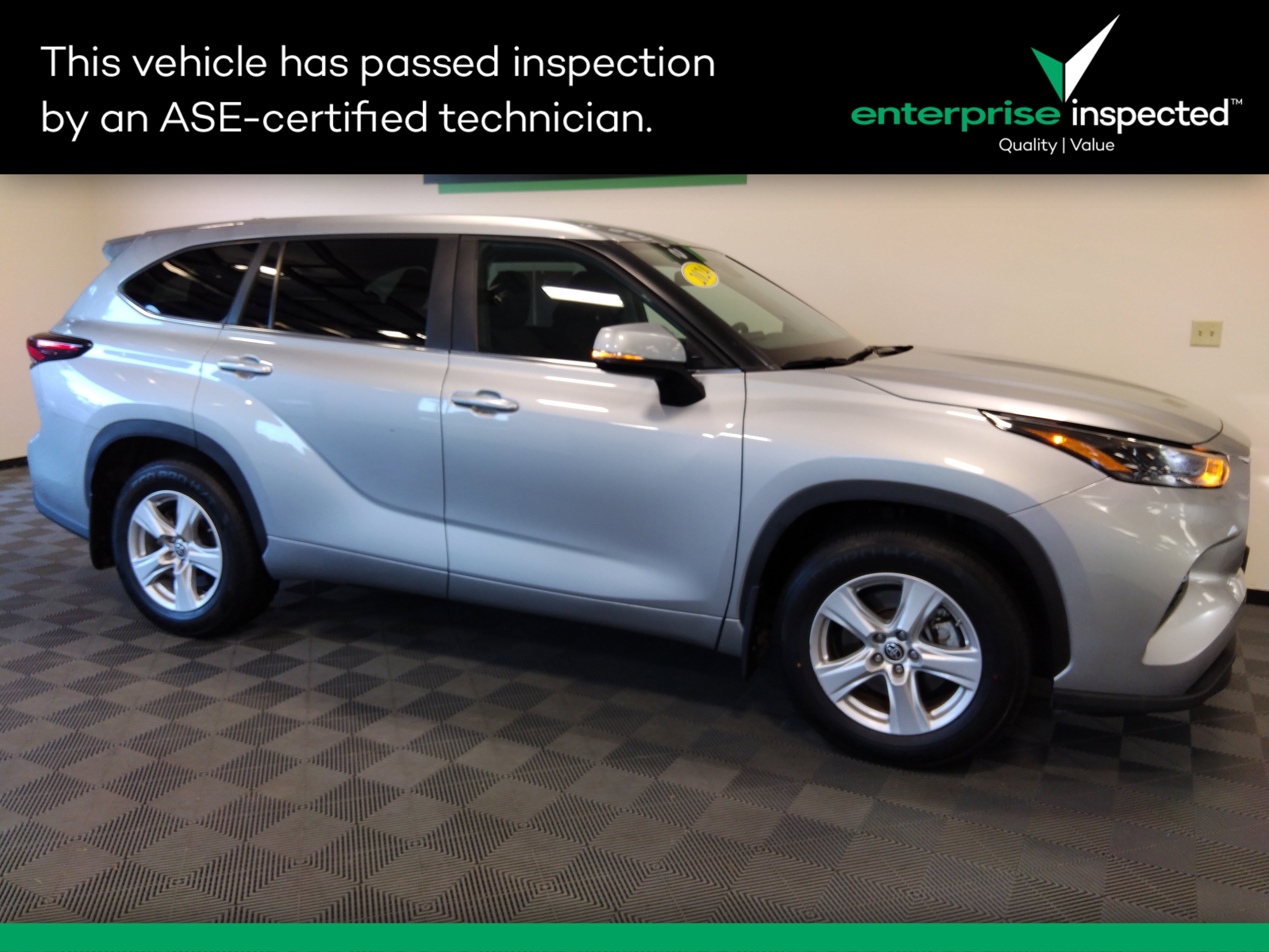 Used 2024 Toyota Highlander LE AWD