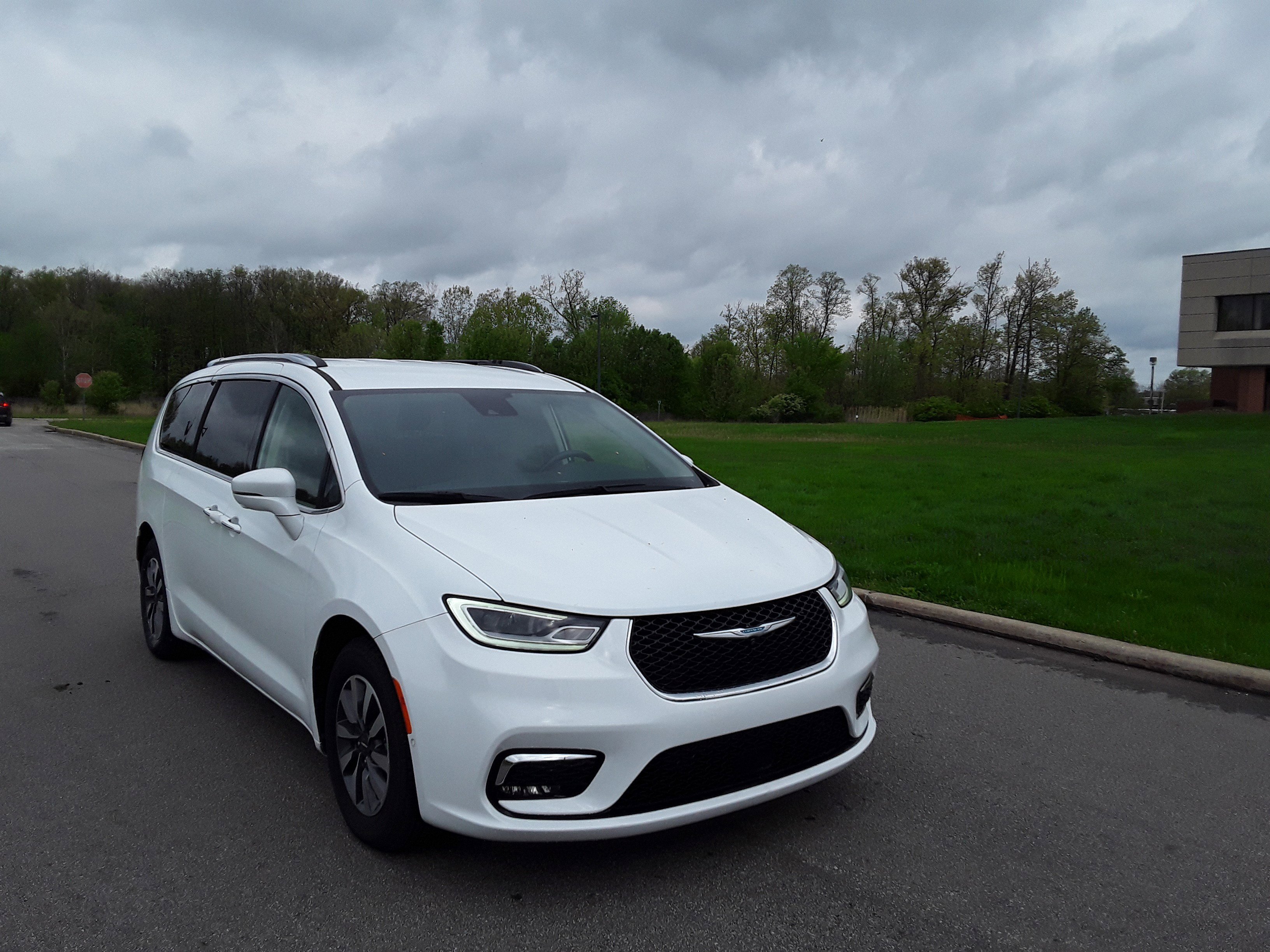 2021 Chrysler Pacifica Hybrid Touring L FWD