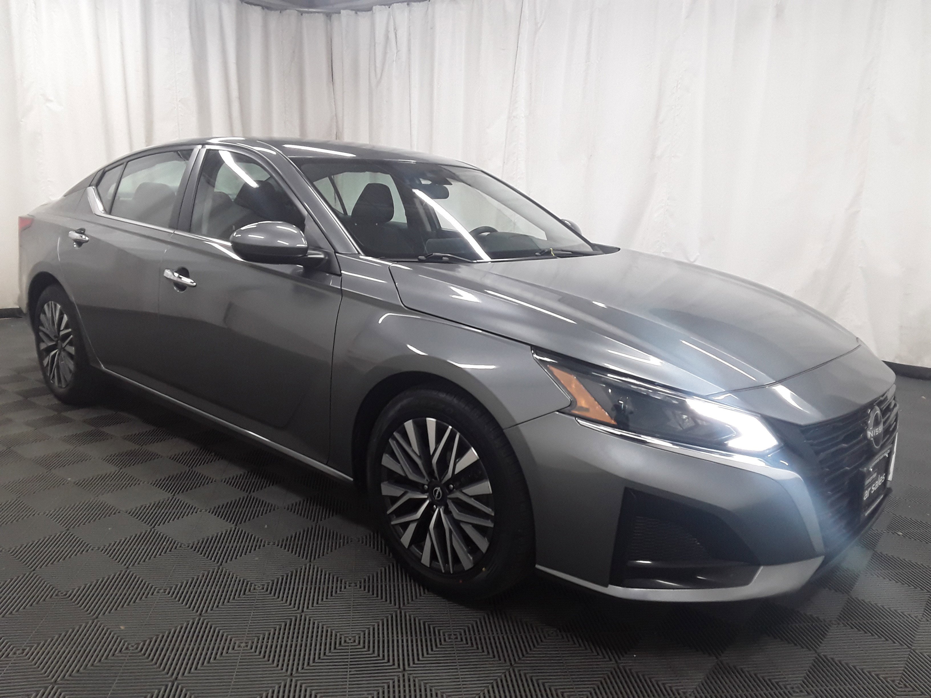 2023 Nissan Altima SV's photo