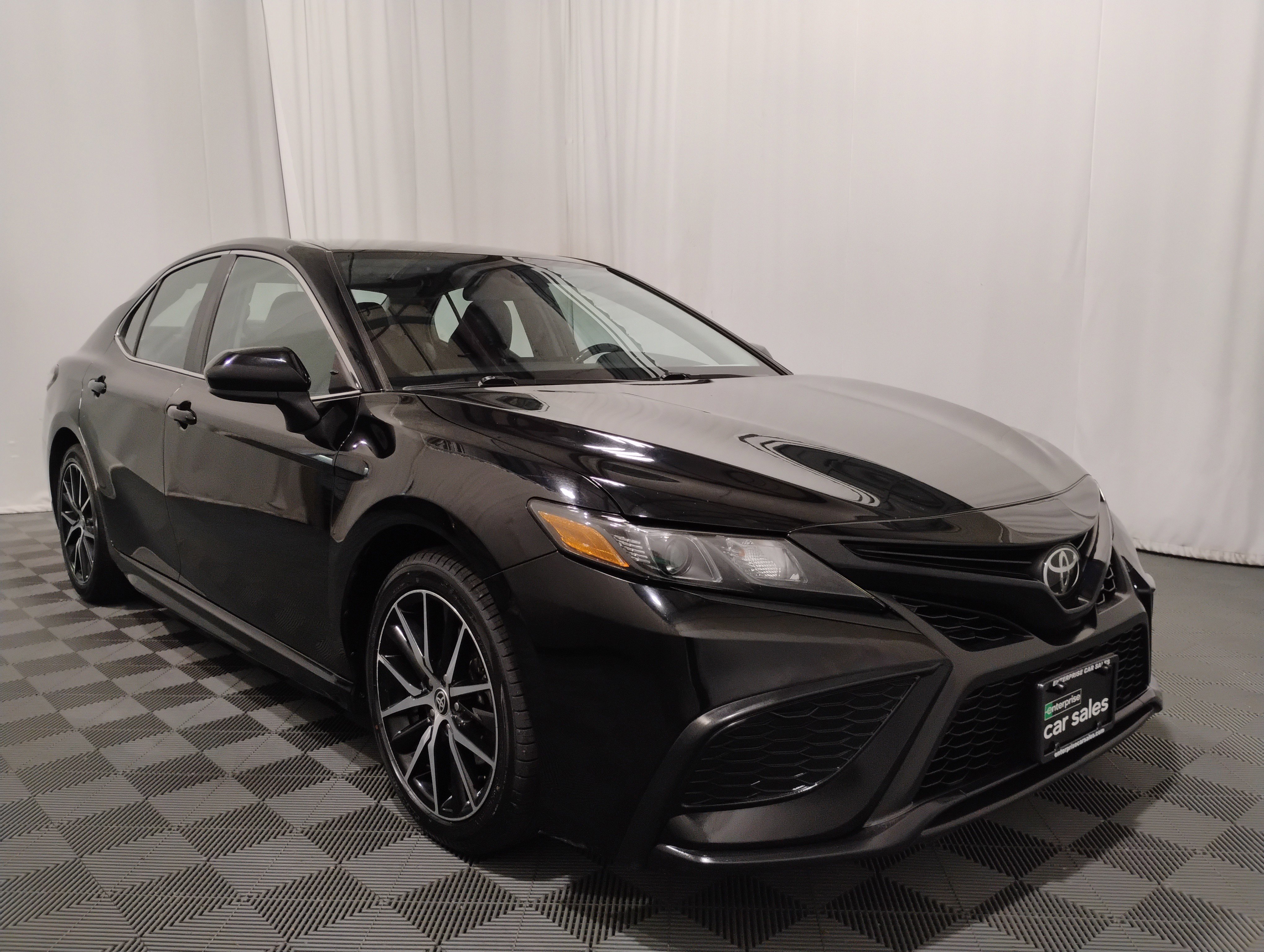 2021 Toyota Camry SE Auto