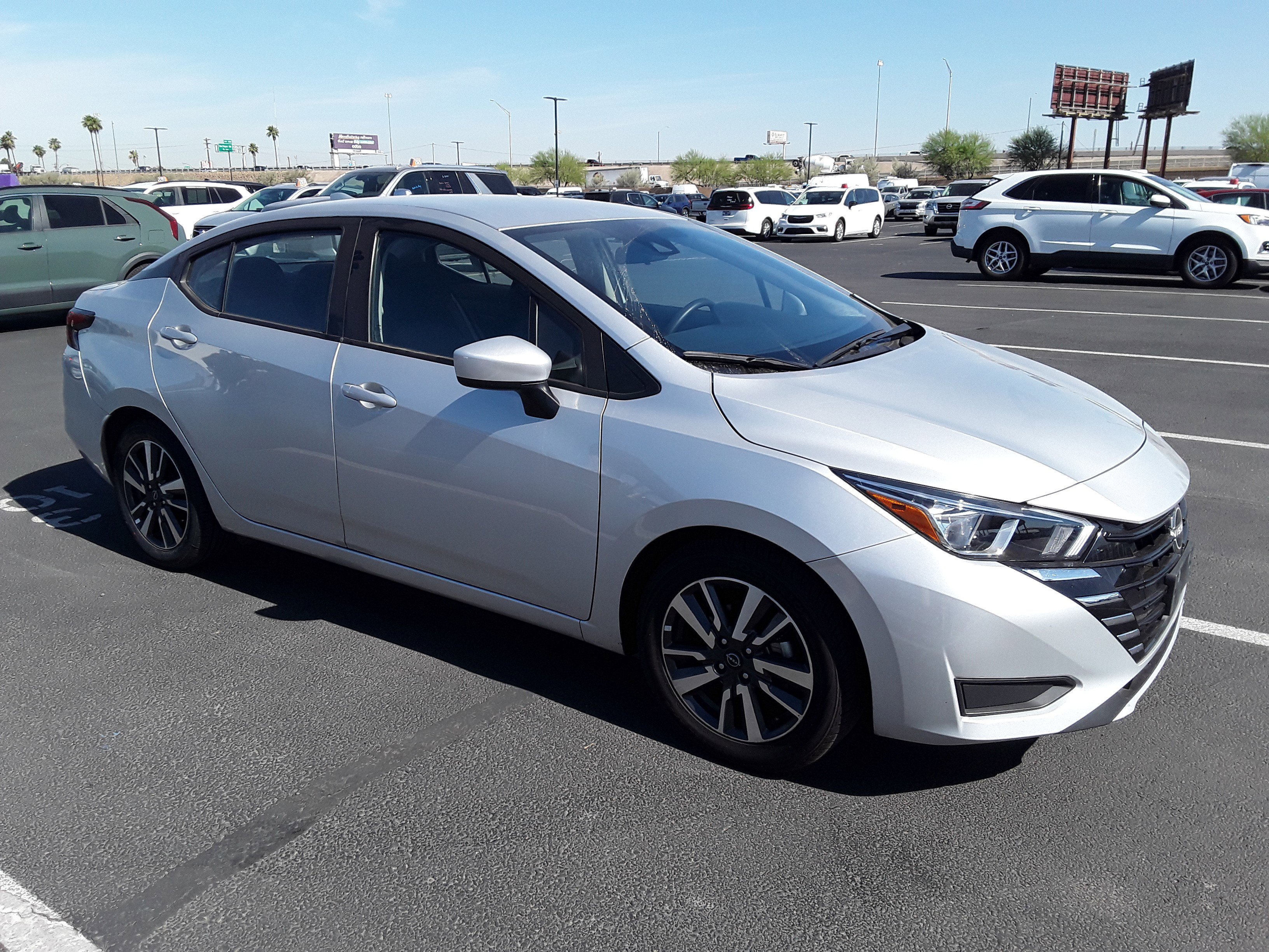 2023 Nissan Versa SV CVT