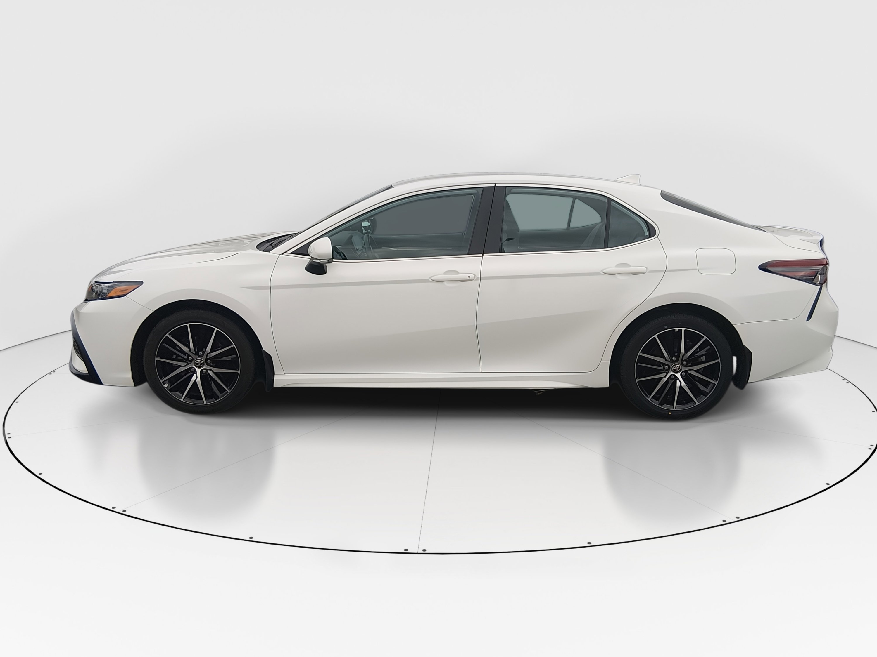 Image of Used 2023 Toyota Camry SE Auto AWD