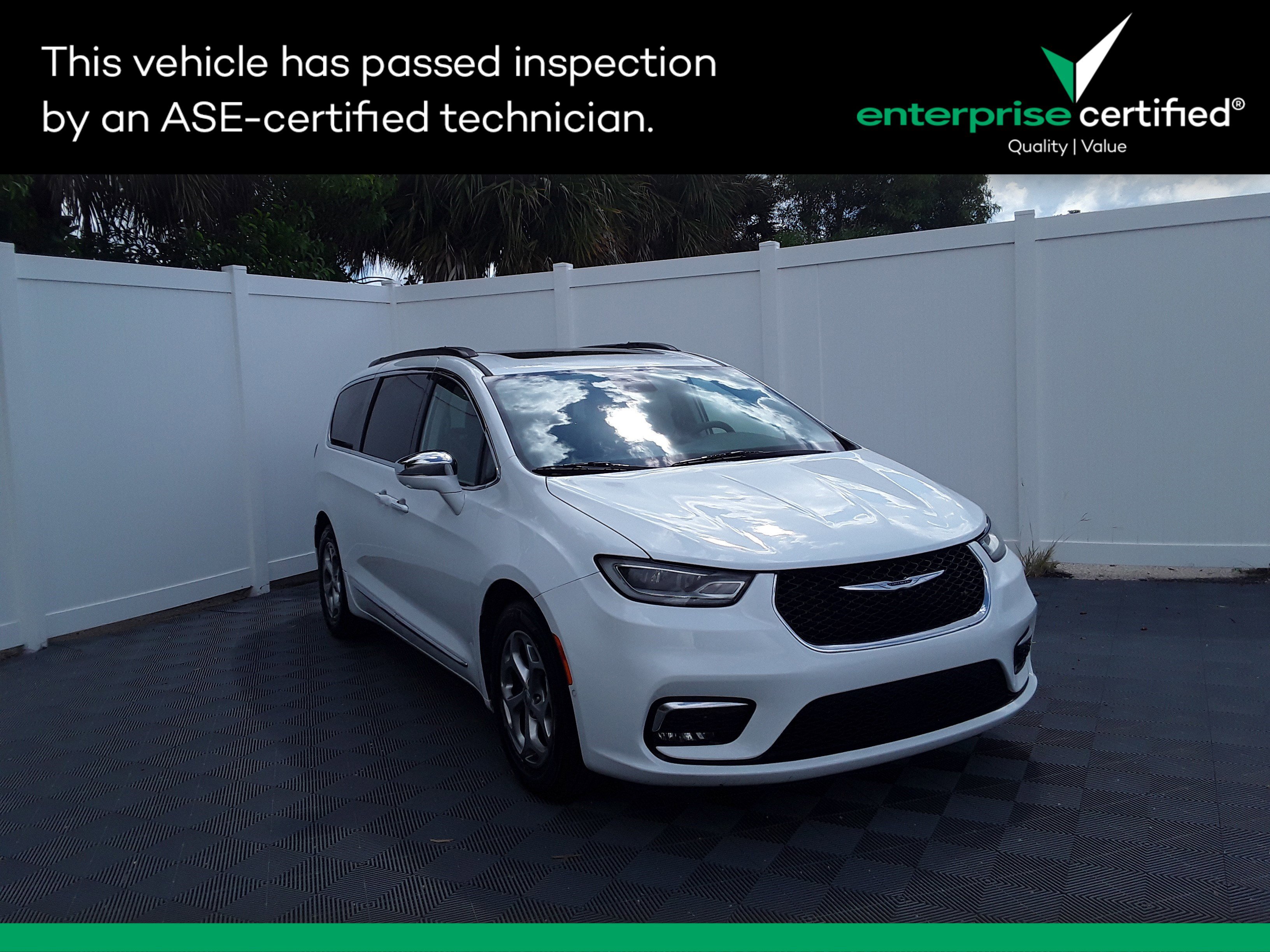 Used 2022 Chrysler Pacifica Limited FWD