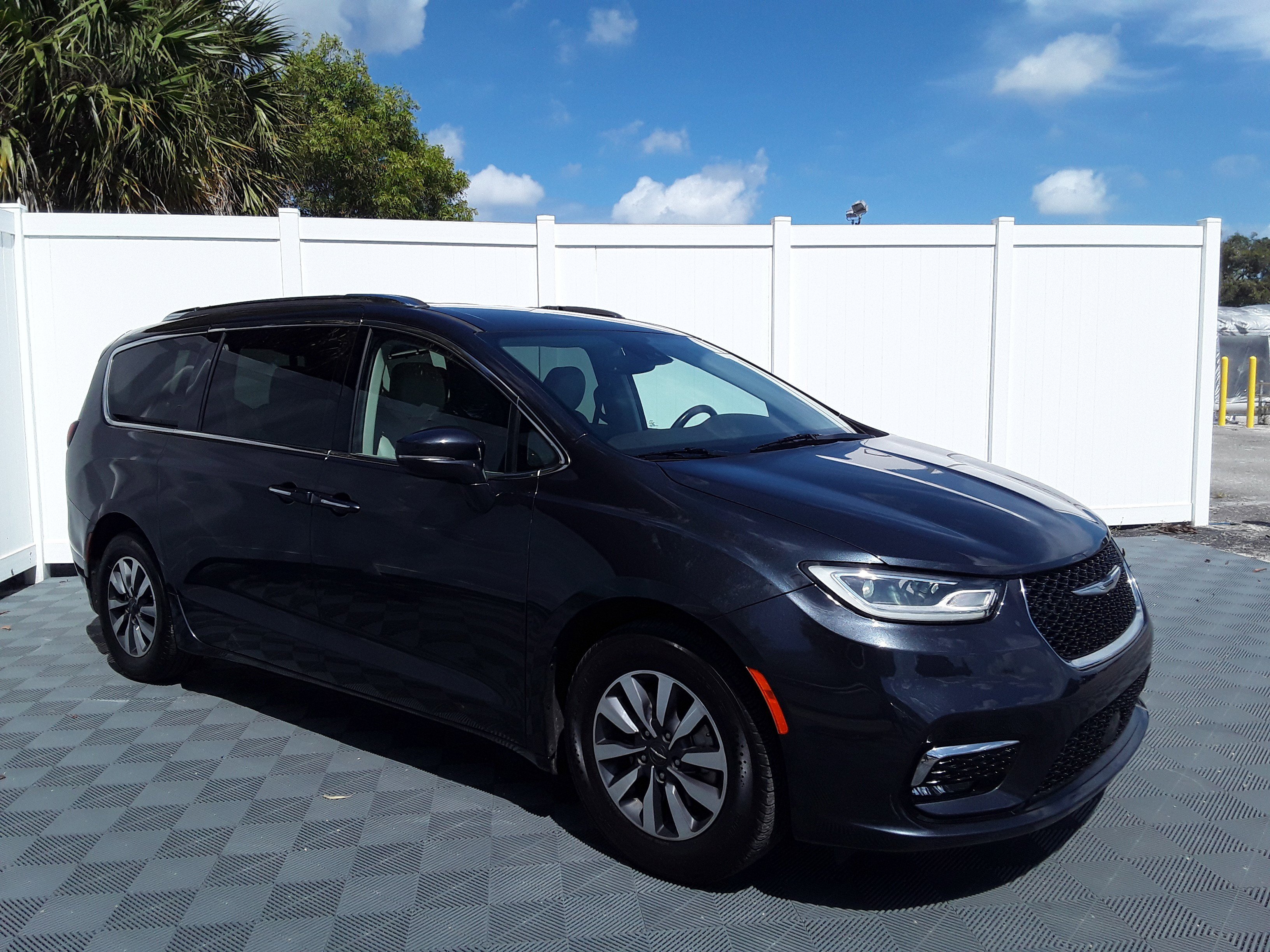 2021 Chrysler Pacifica Touring L FWD