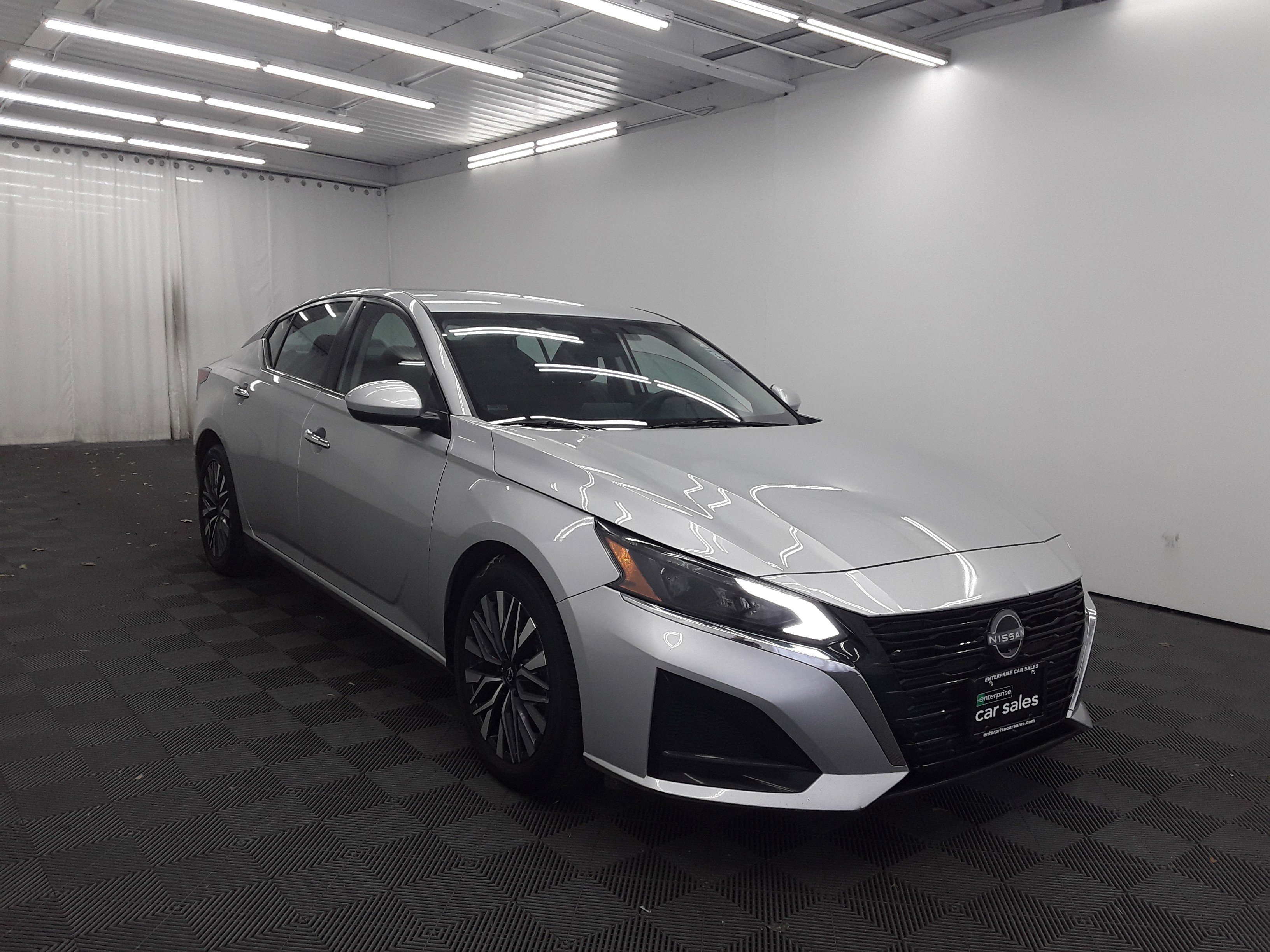 2023 Nissan Altima 2.5 SV Sedan
