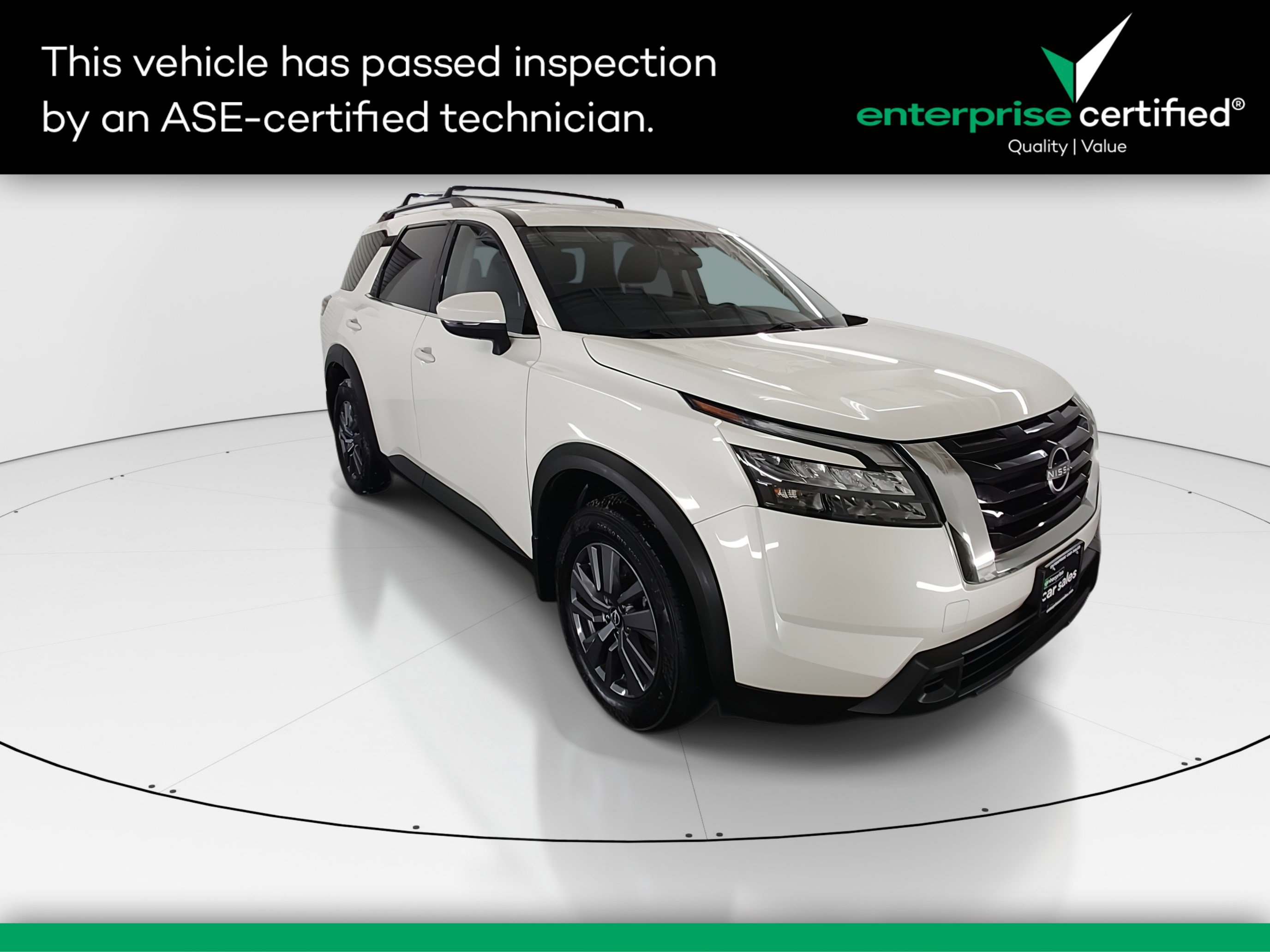 2023 Nissan Pathfinder SV's photo