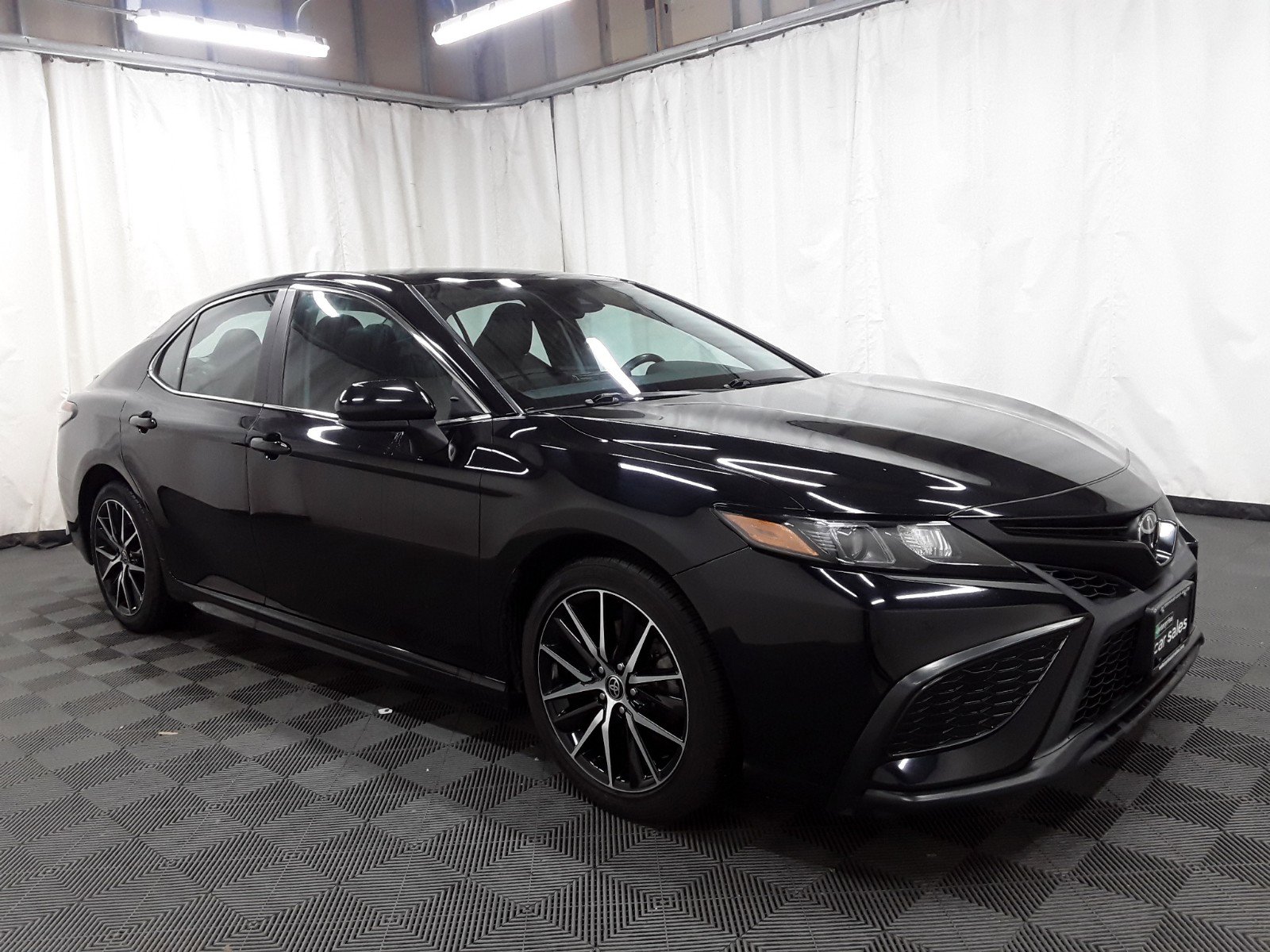 2021 Toyota Camry SE Auto