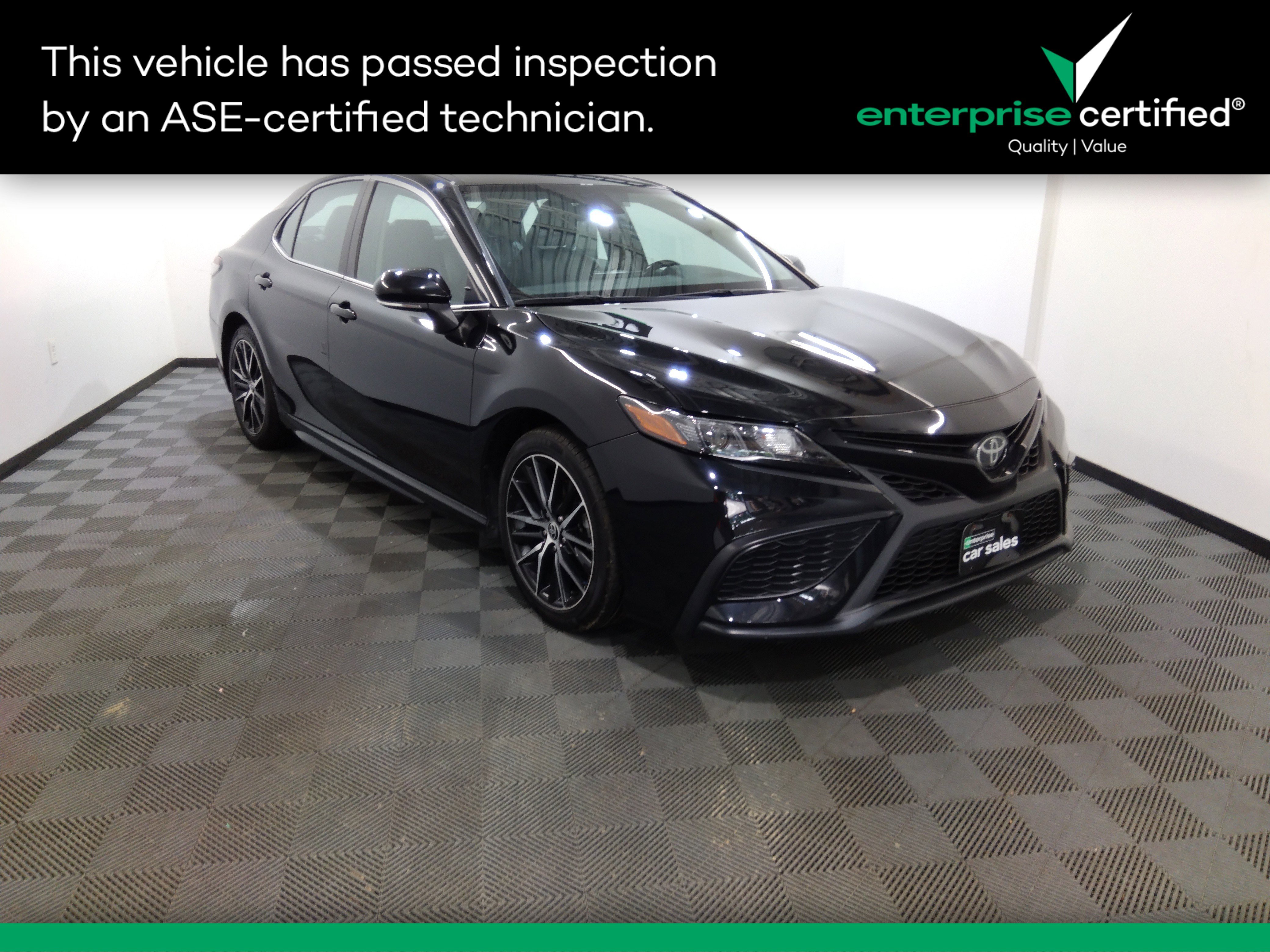 2022 Toyota Camry SE Auto