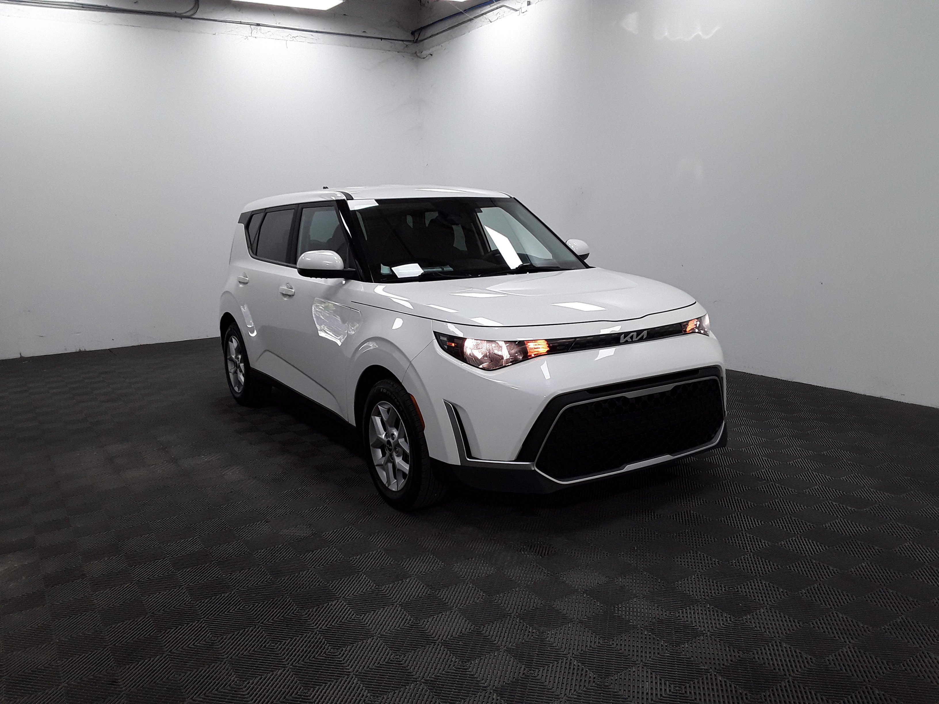 Used 2024 Kia Soul LX IVT