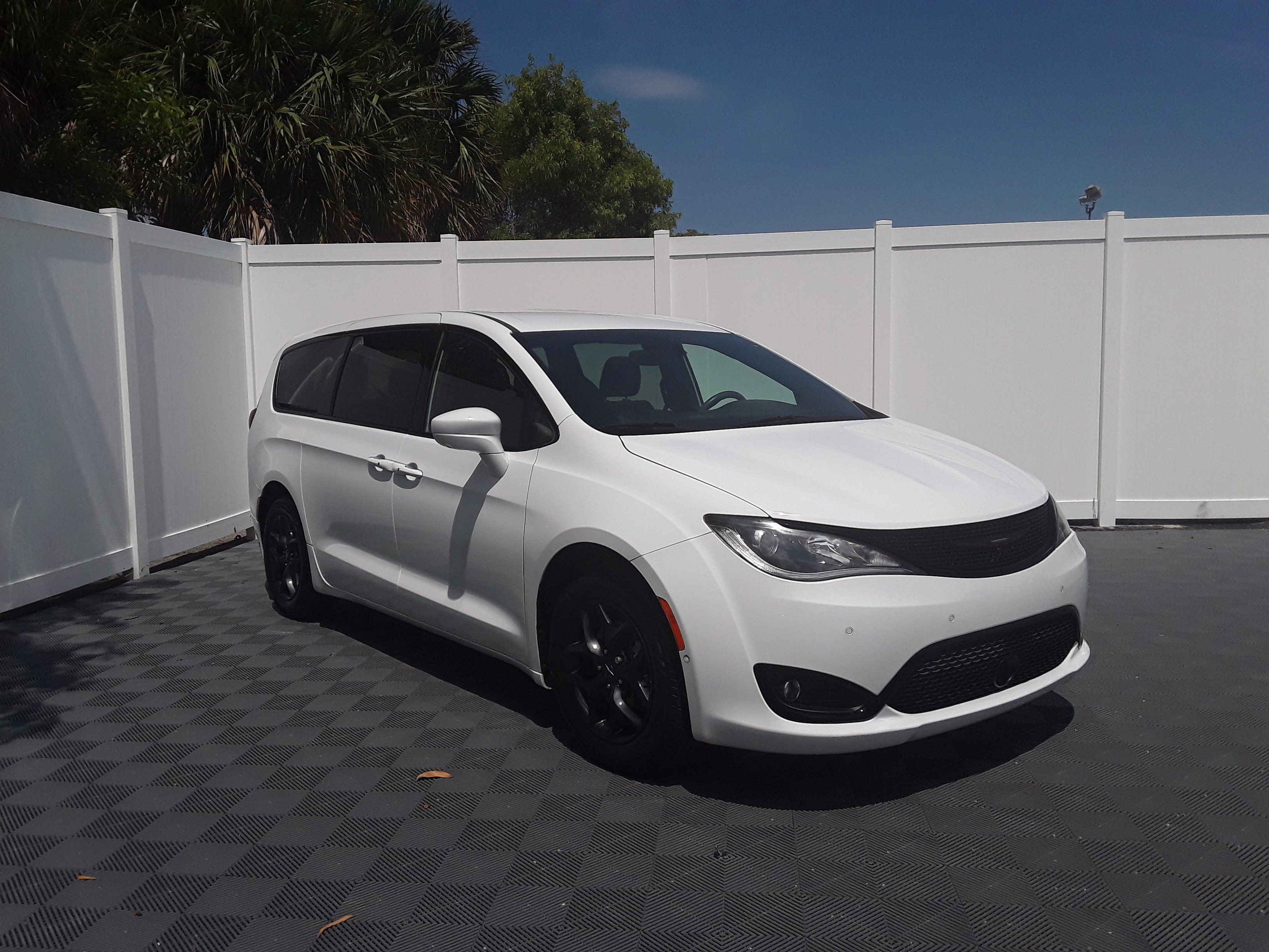 2020 Chrysler Pacifica Touring FWD
