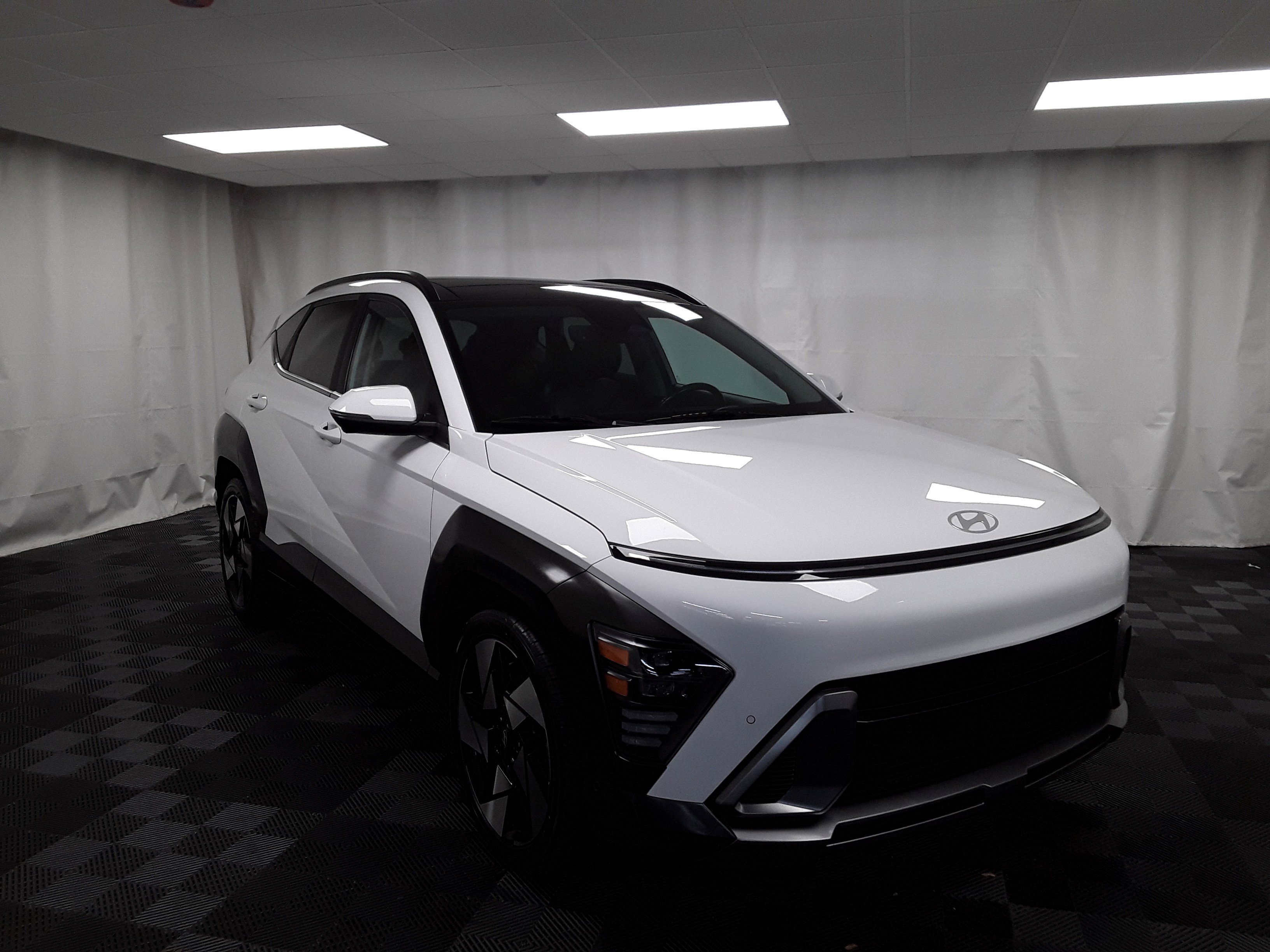 Used 2024 Hyundai Kona Limited FWD