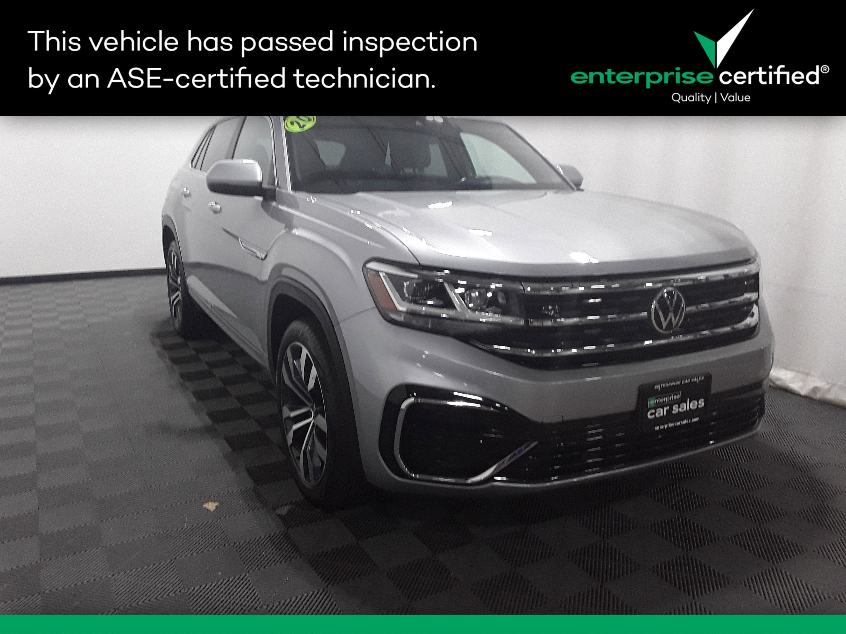 2020 Volkswagen Atlas Cross Sport SEL R-Line's photo